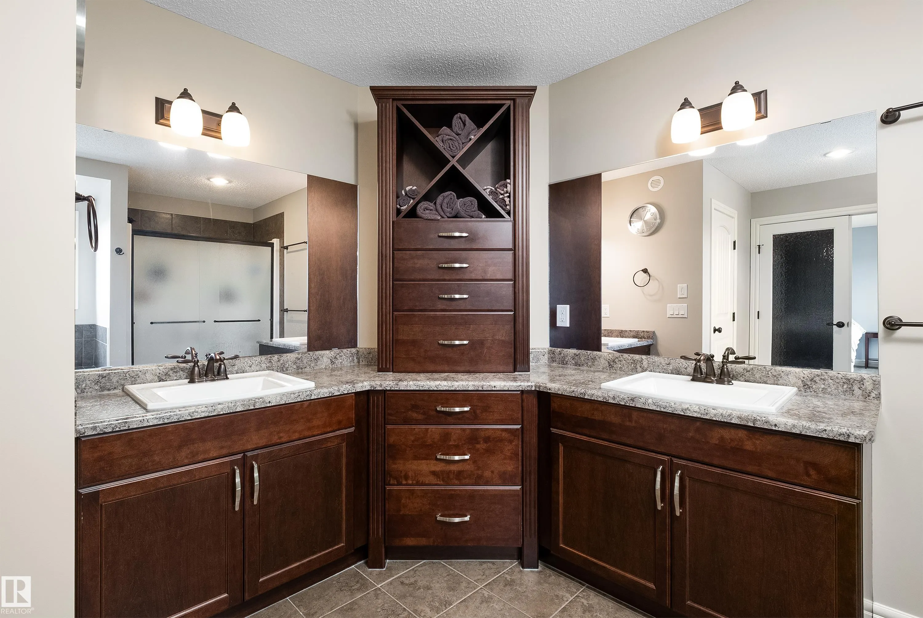 13 MEADOWLINK Gate