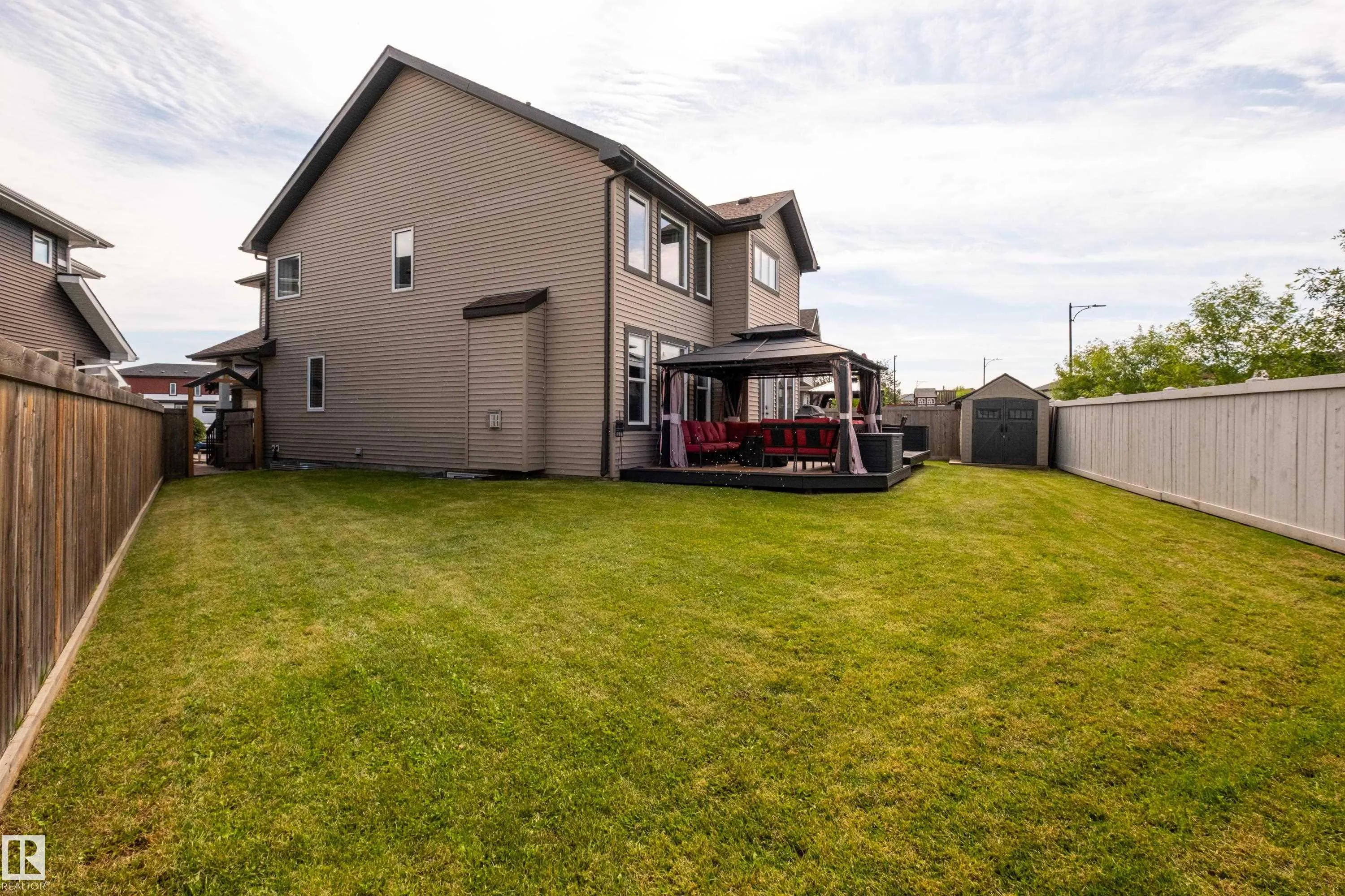 13 MEADOWLINK Gate