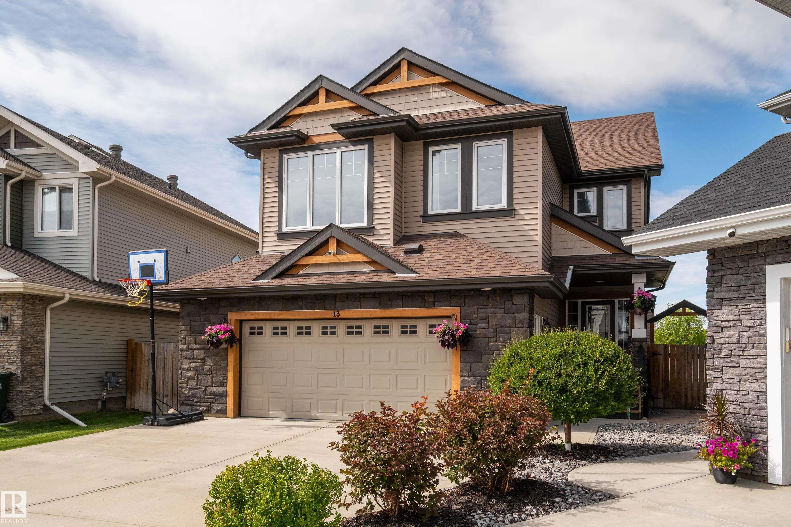 13 MEADOWLINK Gate
