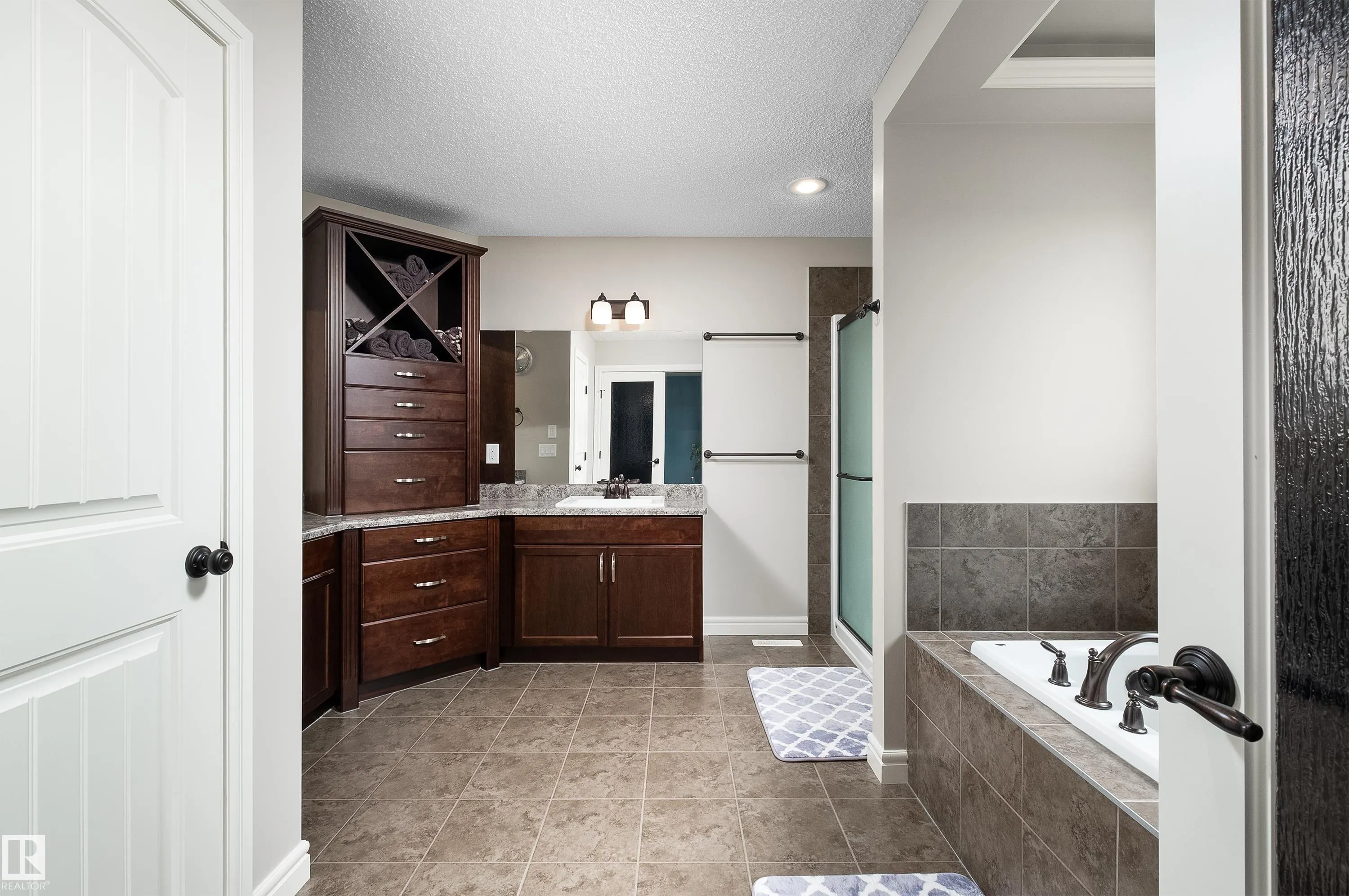 13 MEADOWLINK Gate