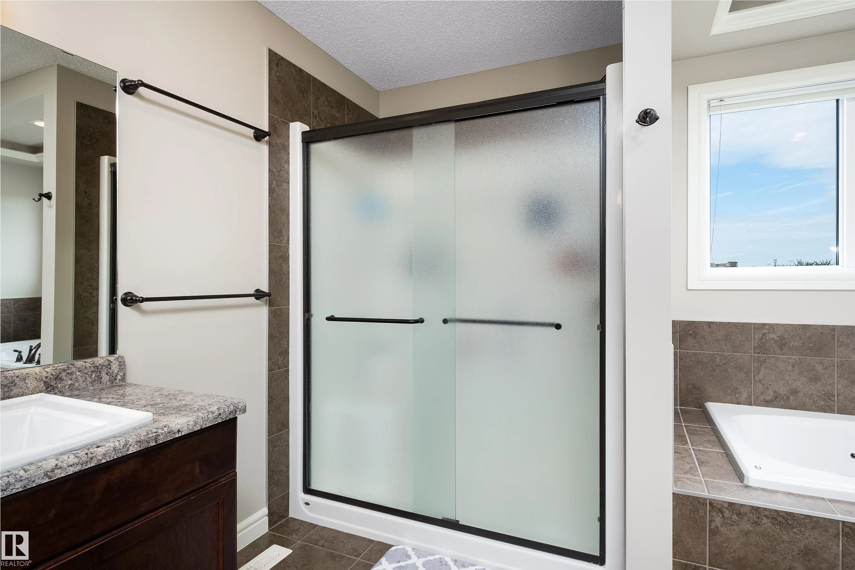 13 MEADOWLINK Gate