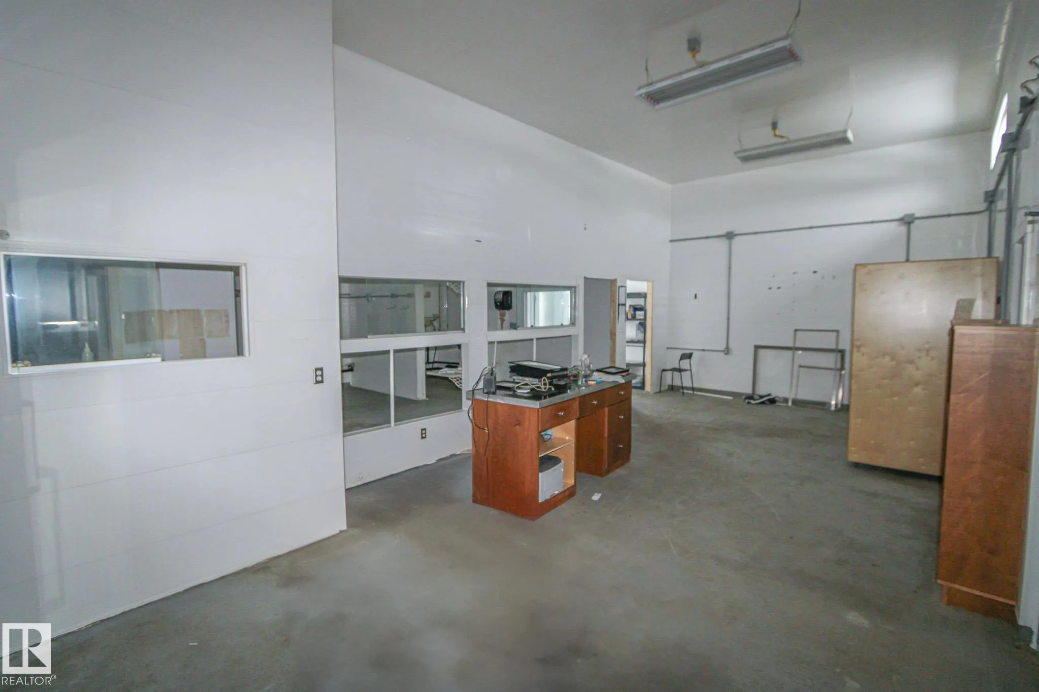 4005 52 Ave