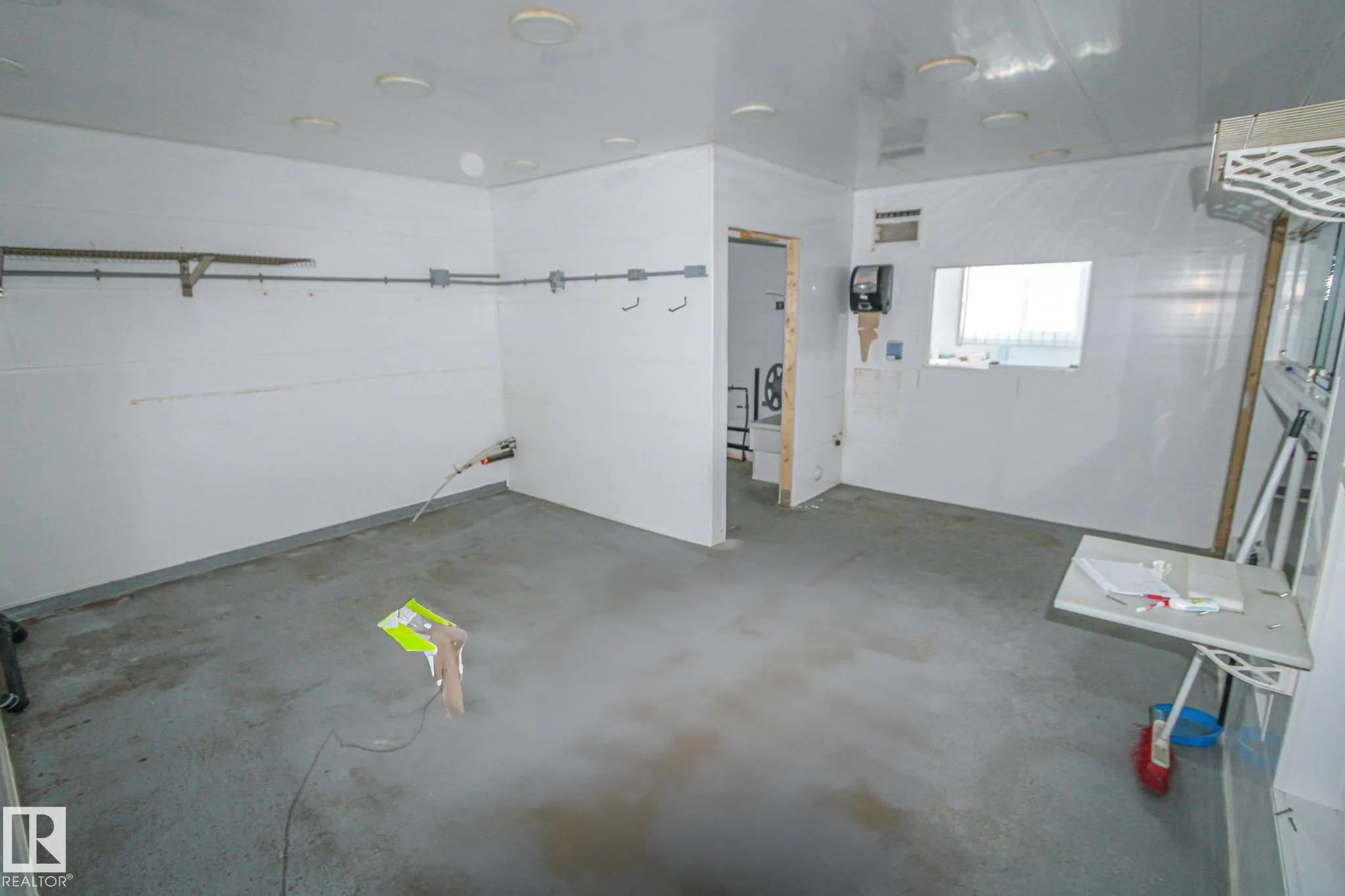 4005 52 Ave