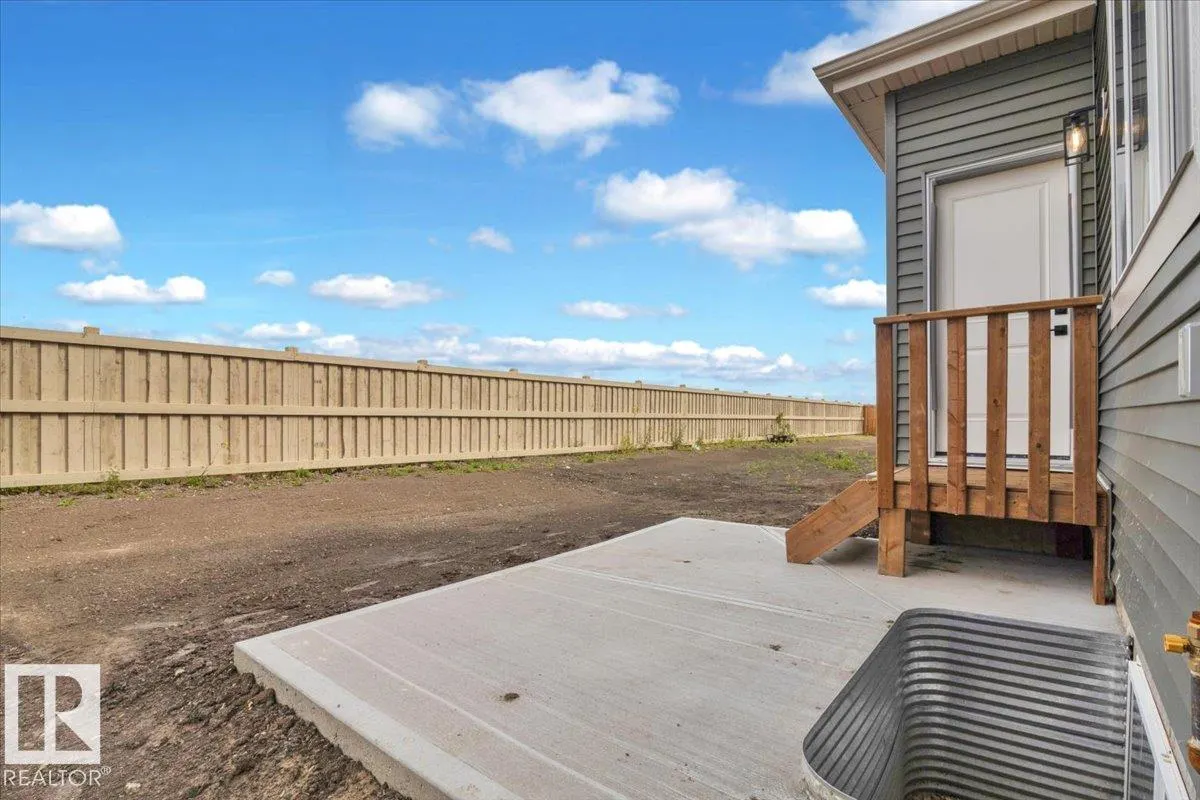 6 EDGEFIELD Way