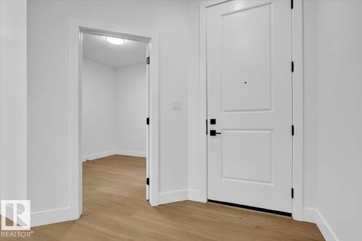 6 EDGEFIELD Way