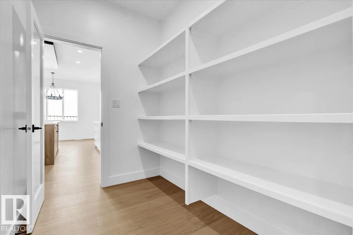 6 EDGEFIELD Way