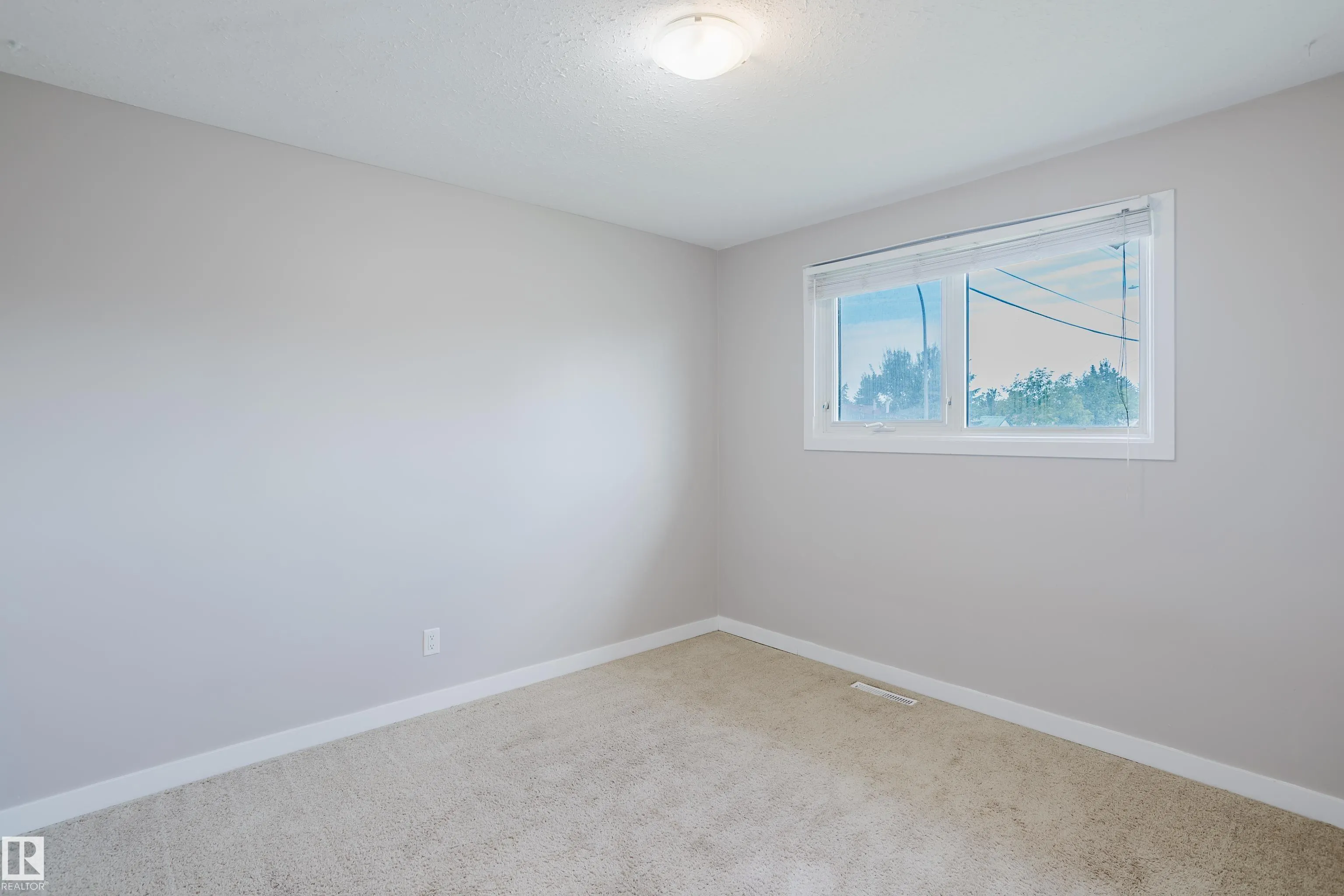 13808 135 Avenue