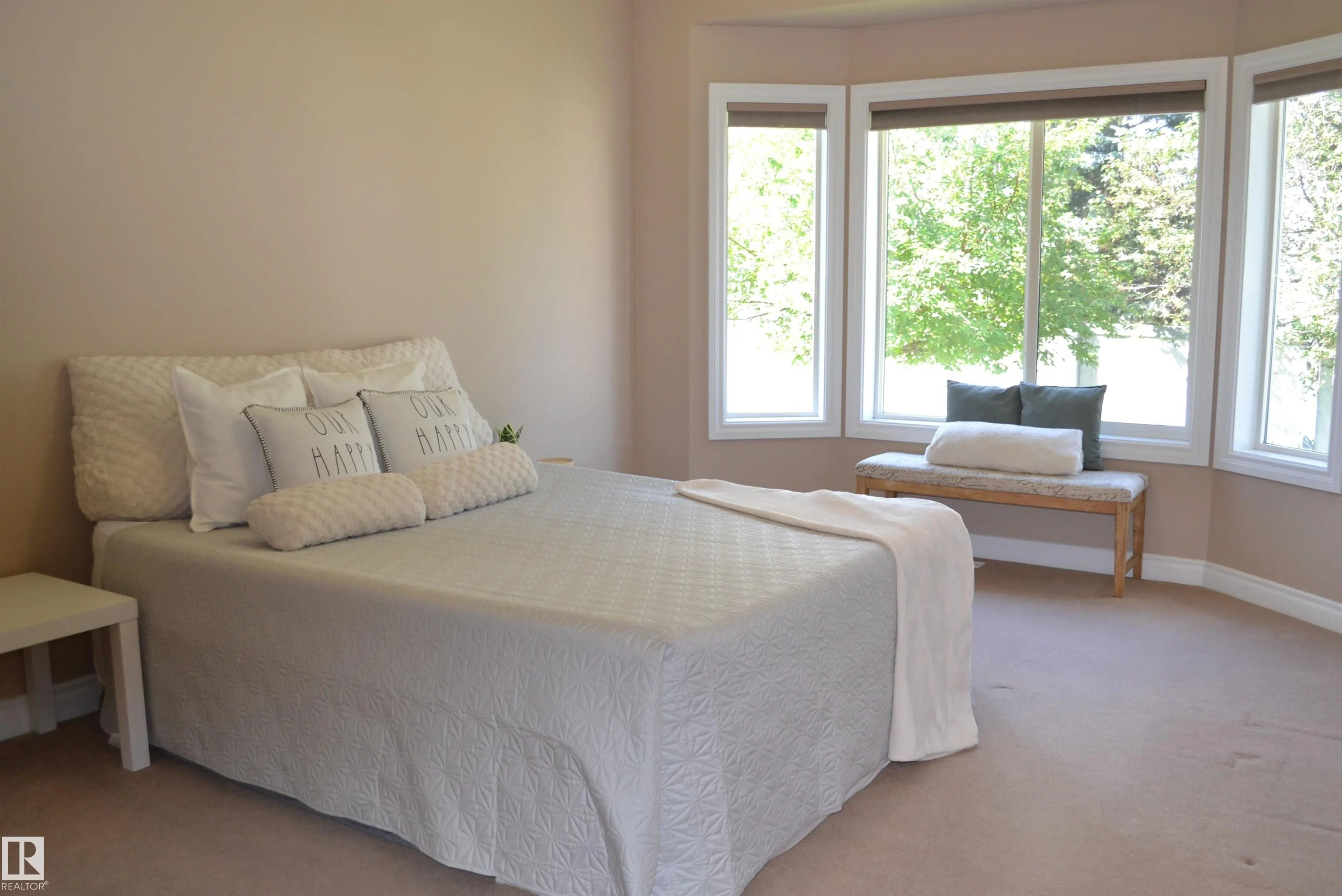 1 LONGVIEW Crescent