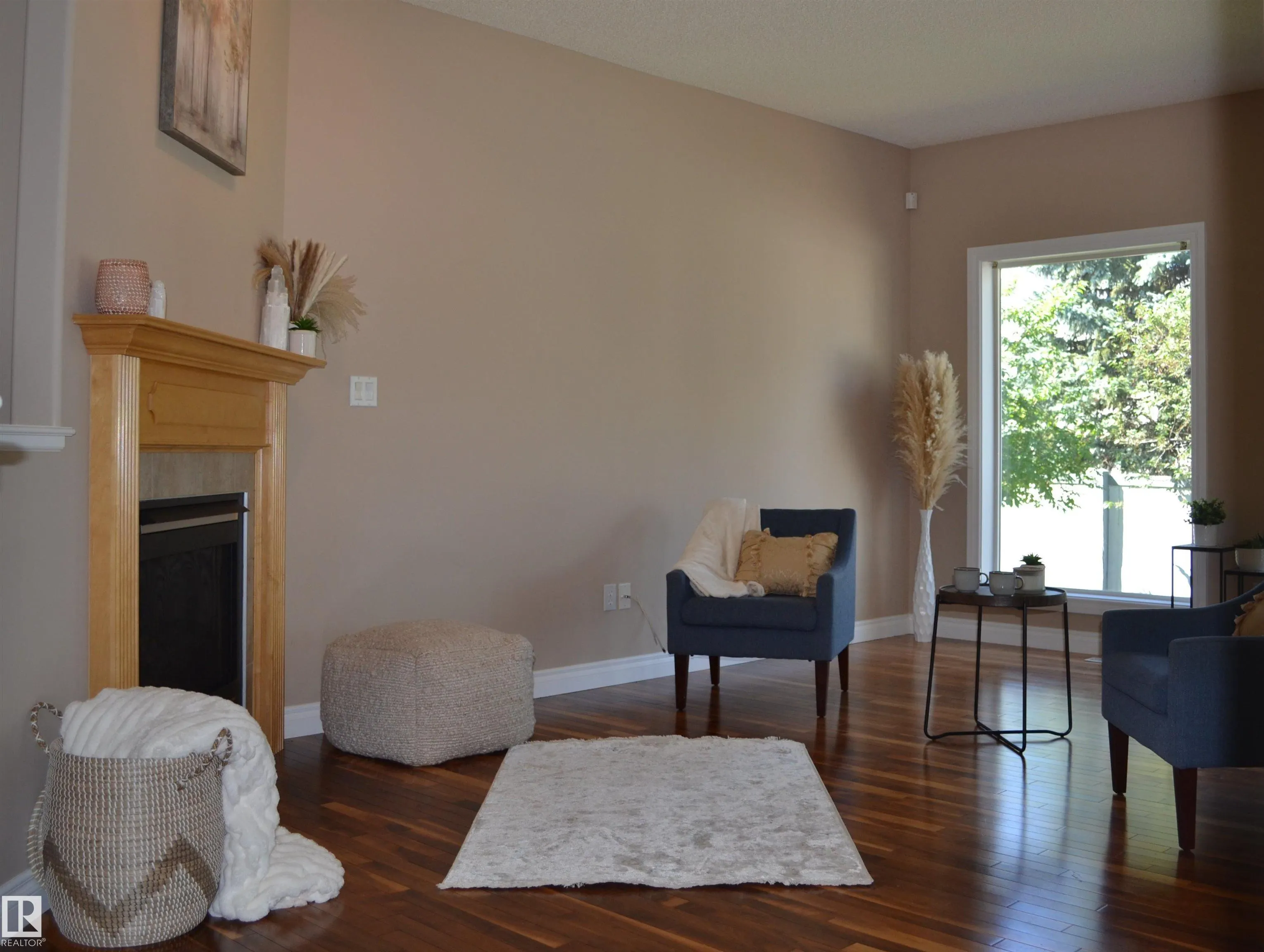 1 LONGVIEW Crescent