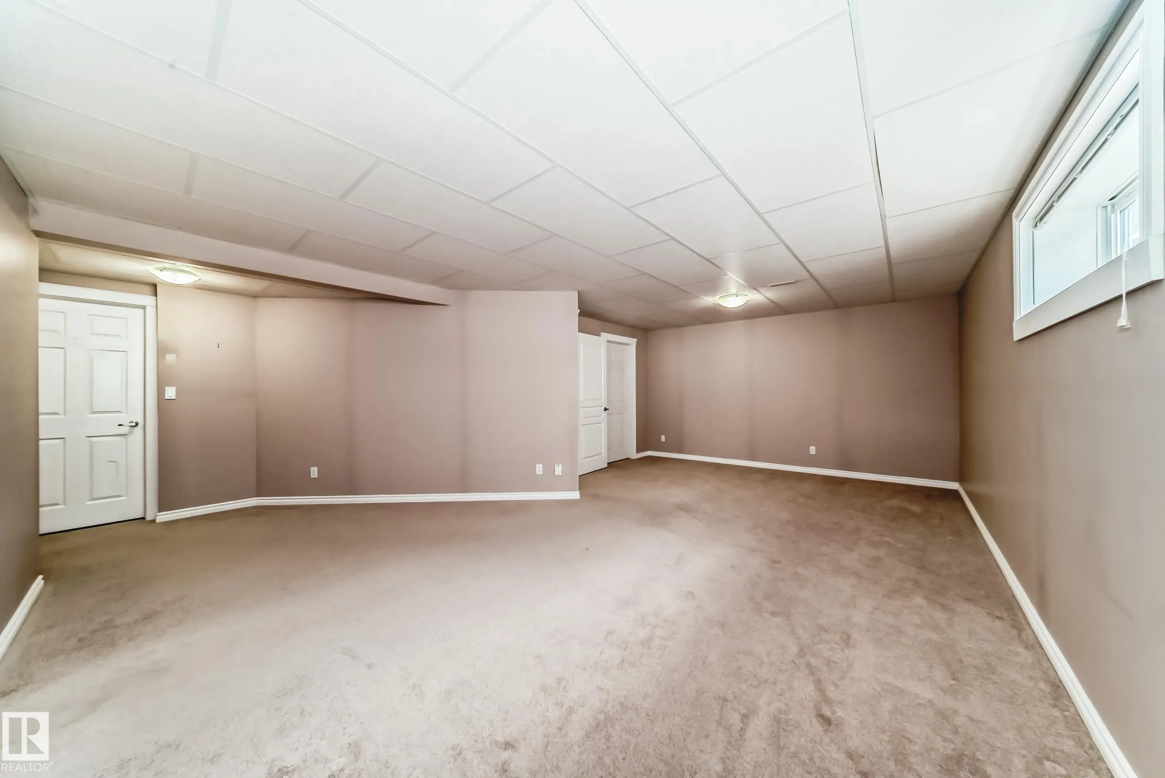 1 LONGVIEW Crescent