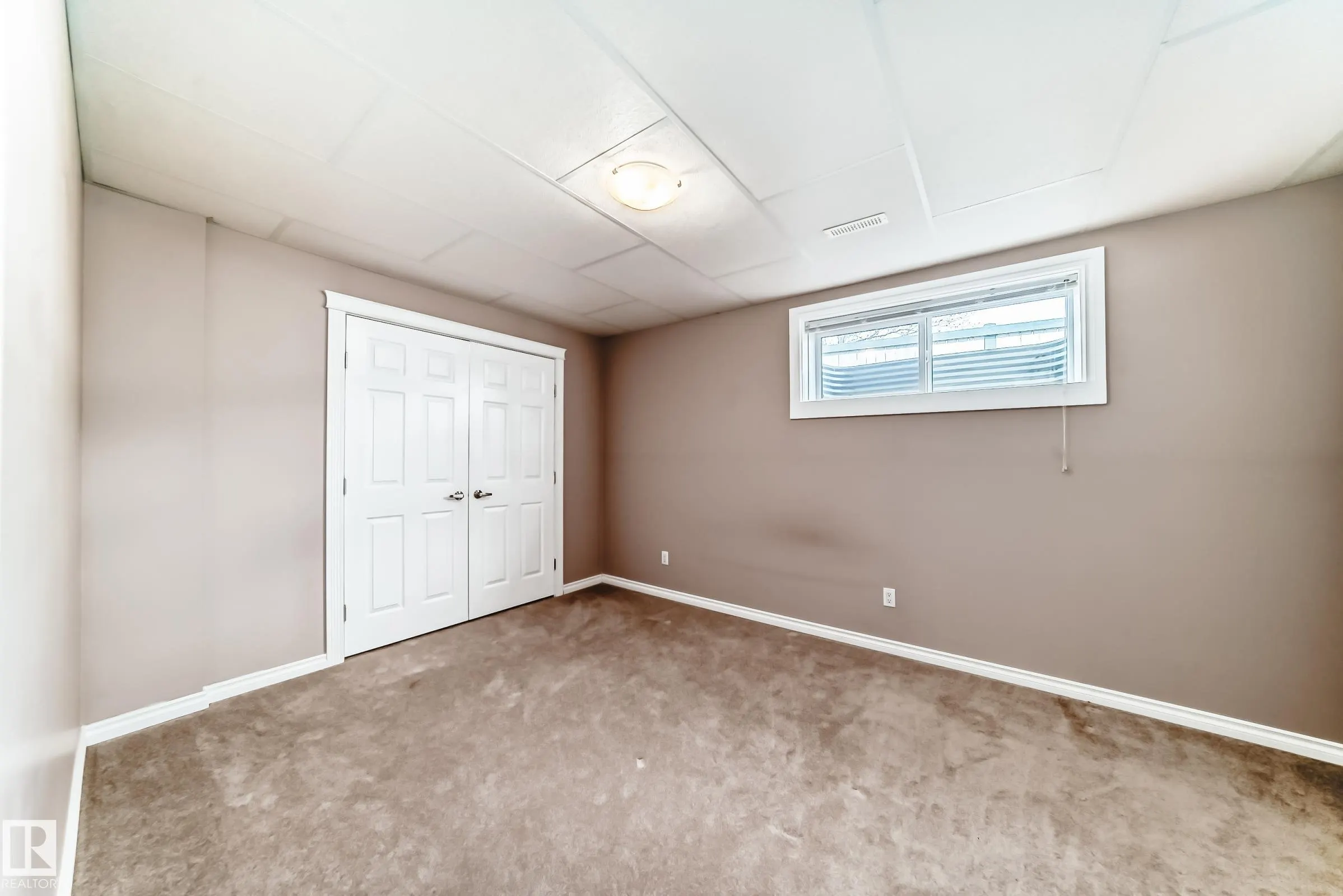 1 LONGVIEW Crescent