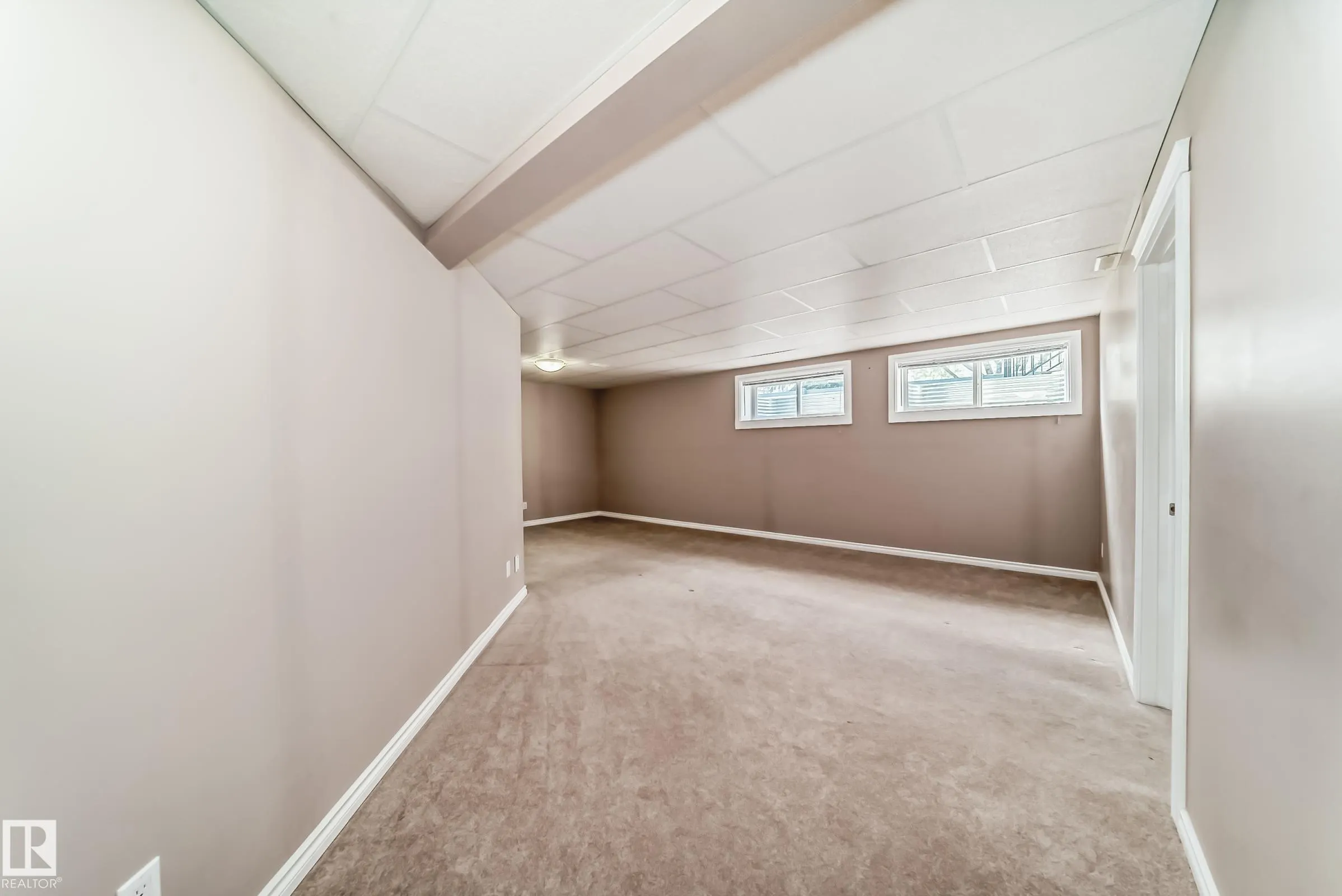 1 LONGVIEW Crescent