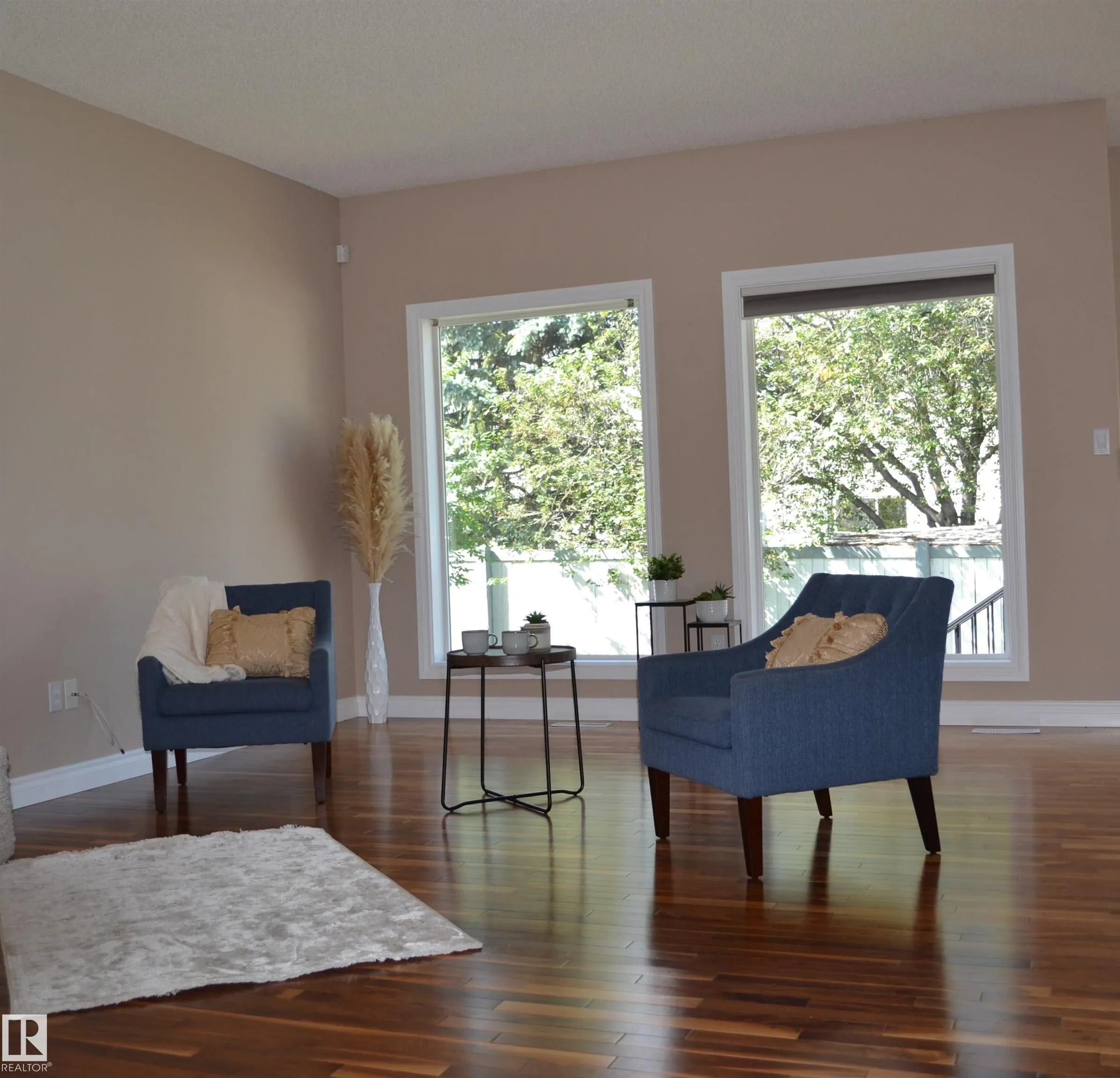 1 LONGVIEW Crescent