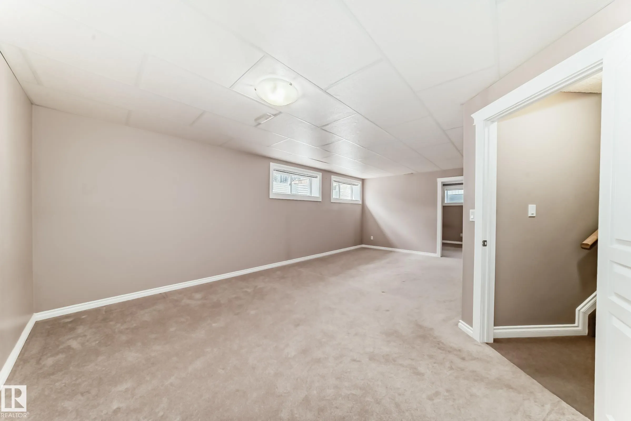 1 LONGVIEW Crescent