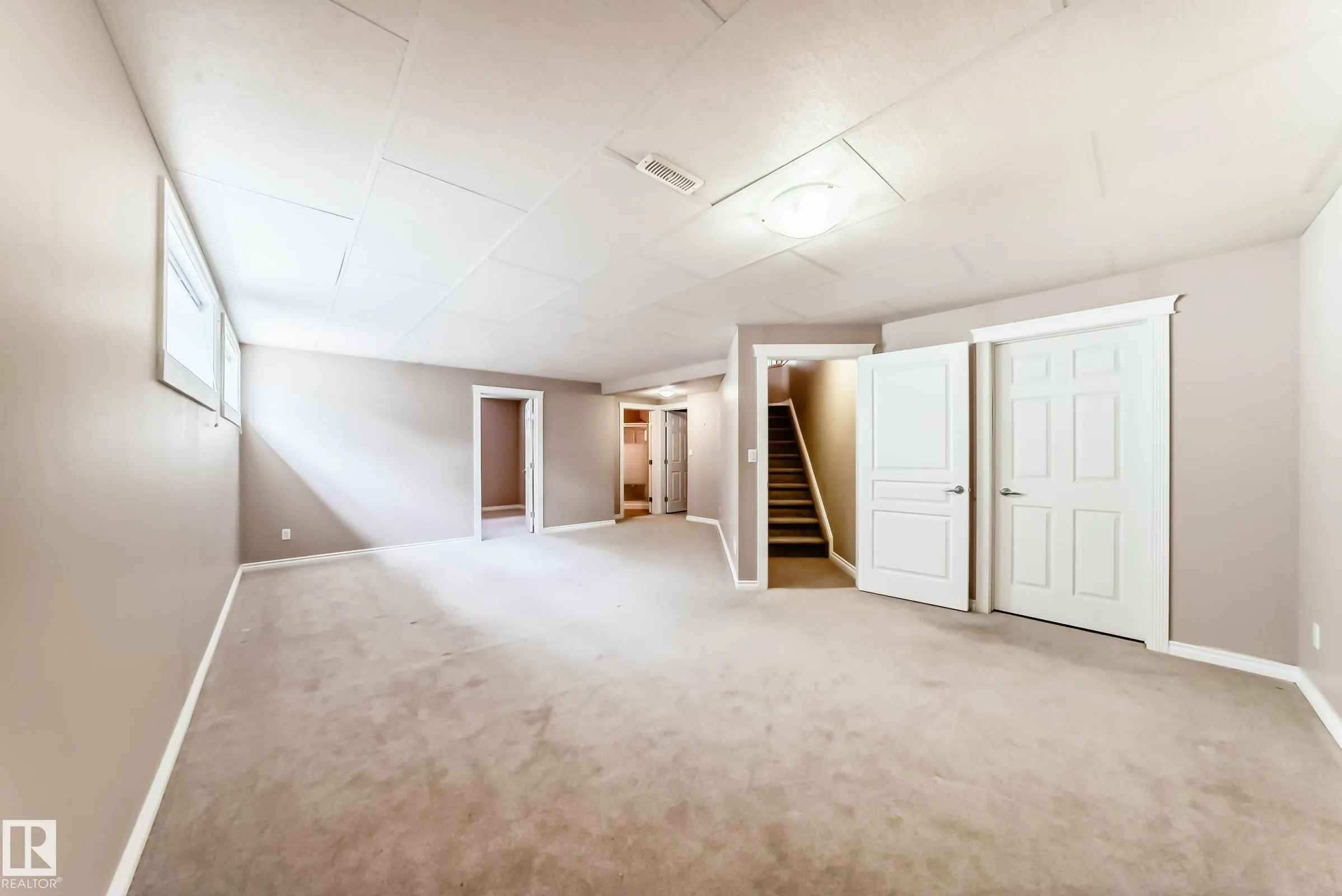 1 LONGVIEW Crescent