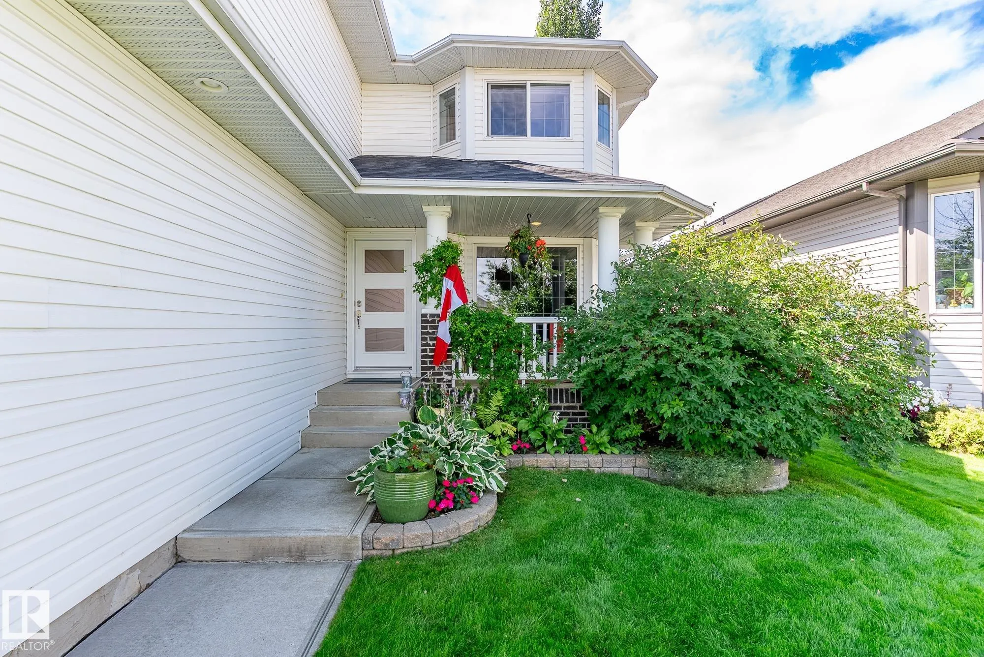 11 LINKSIDE Way