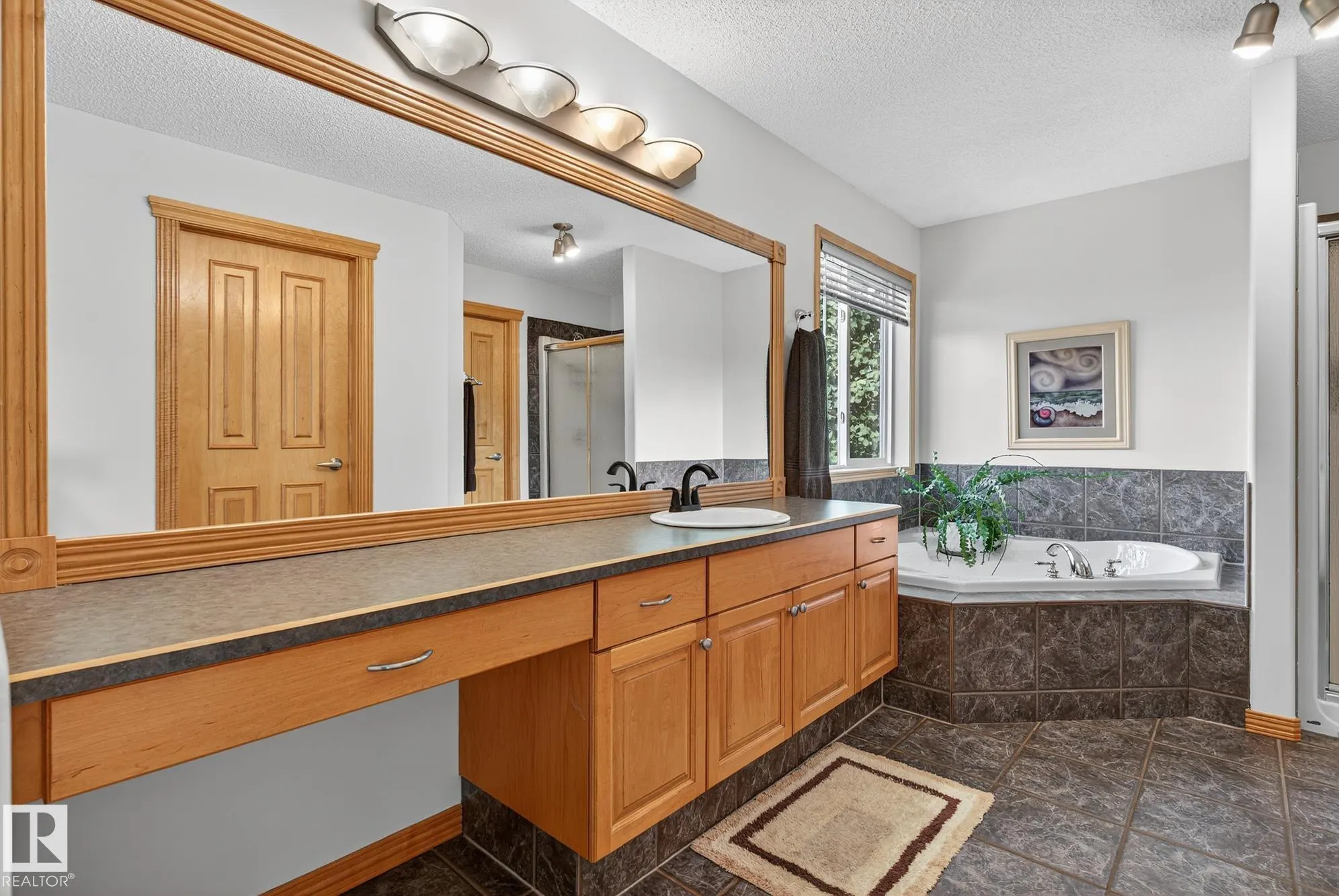 11 LINKSIDE Way
