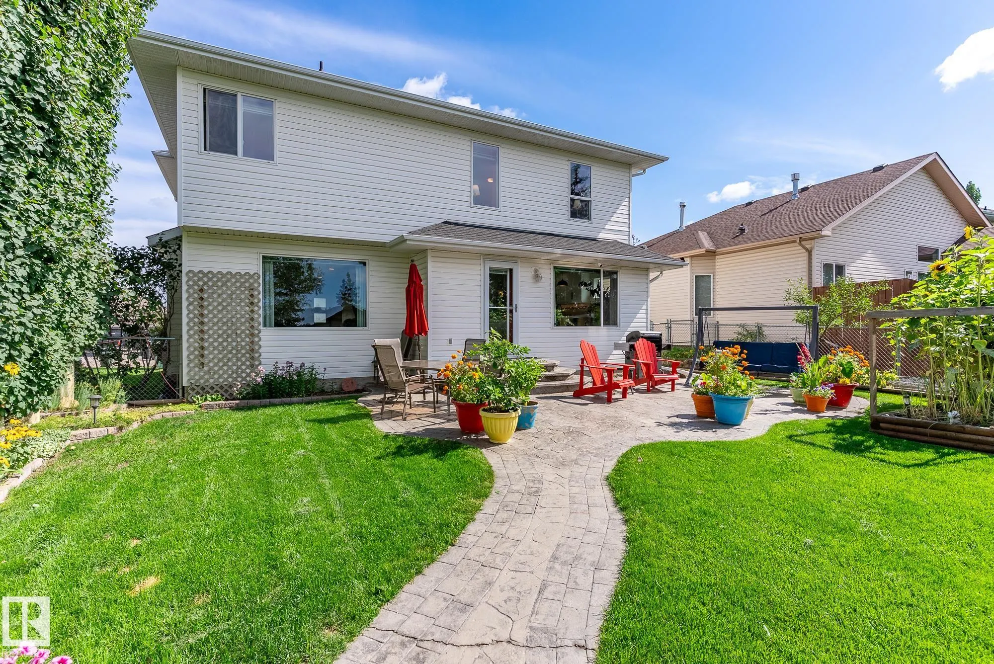 11 LINKSIDE Way