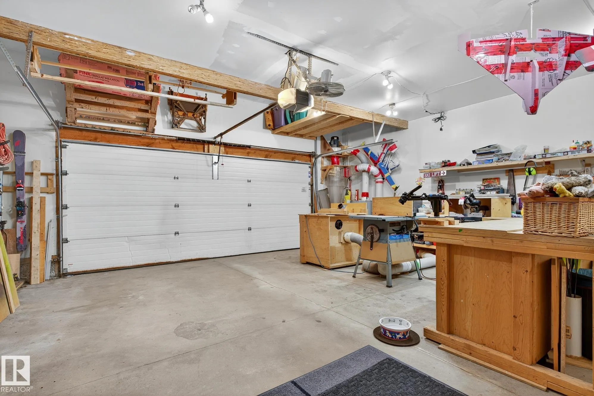 11 LINKSIDE Way