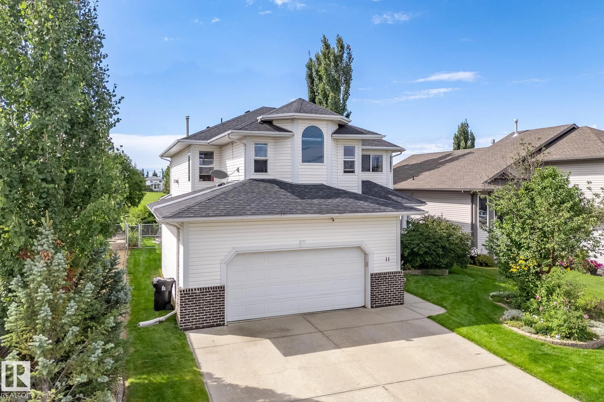11 LINKSIDE Way