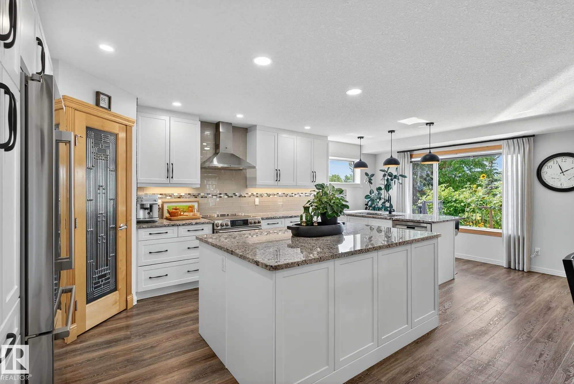 11 LINKSIDE Way