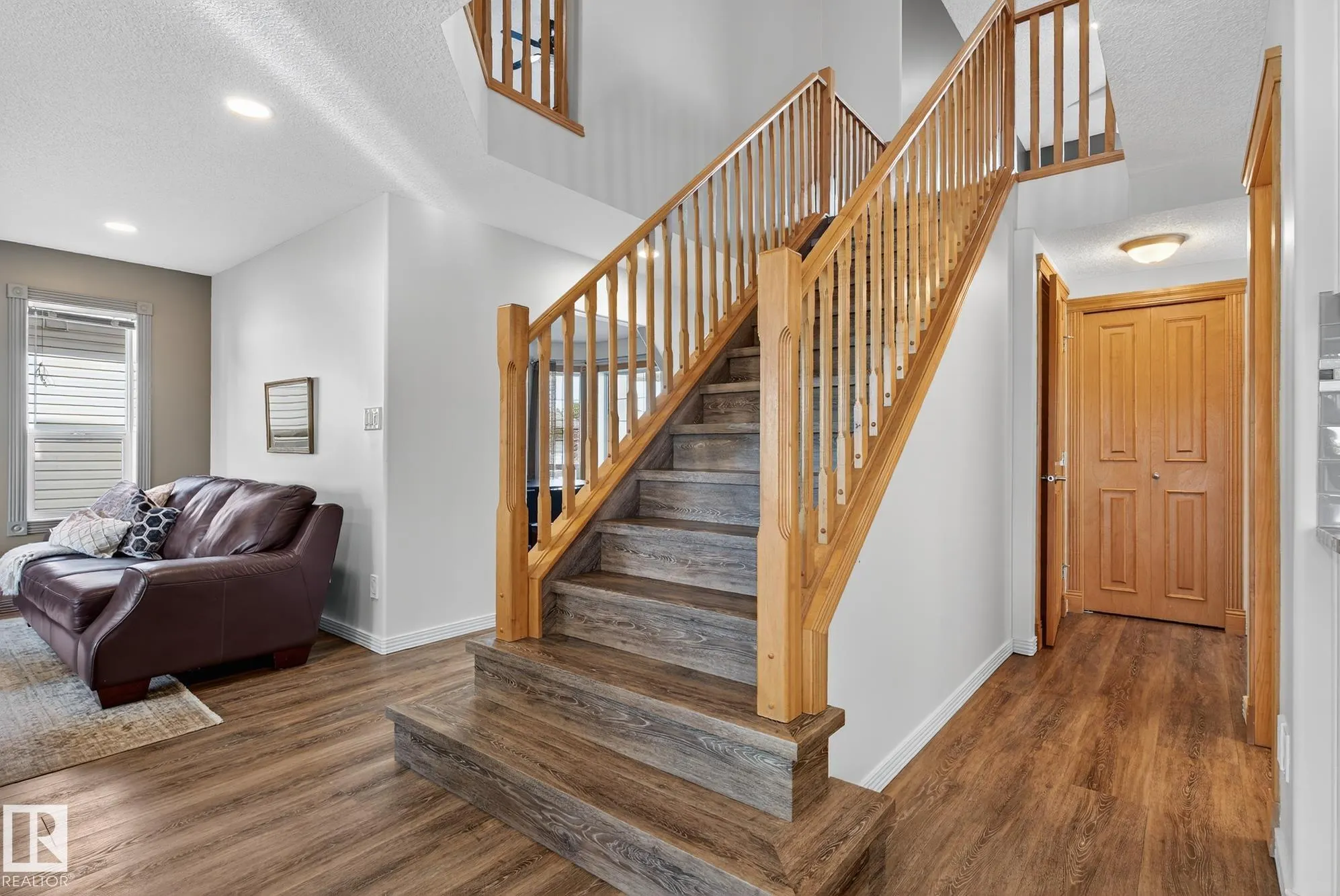 11 LINKSIDE Way