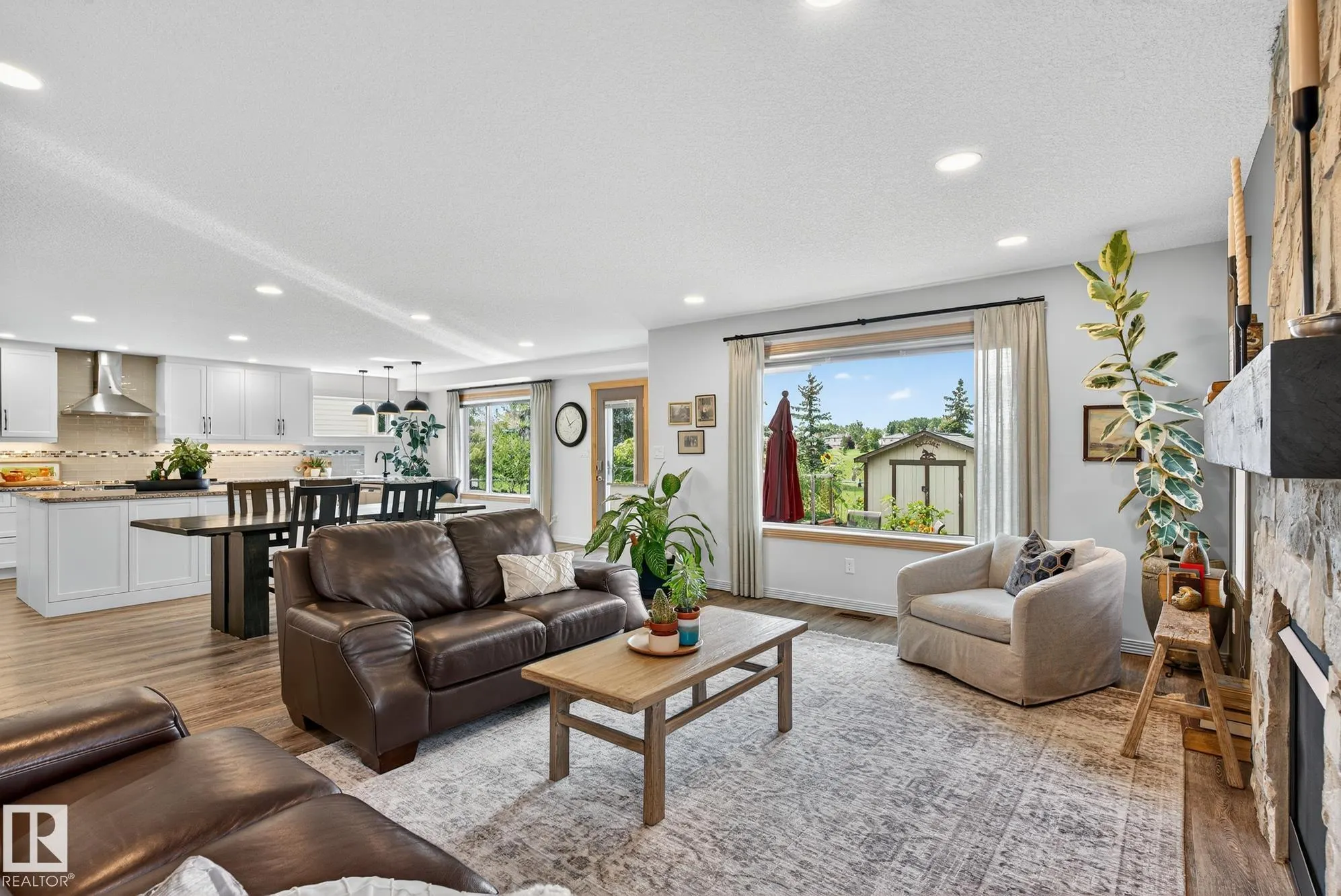 11 LINKSIDE Way