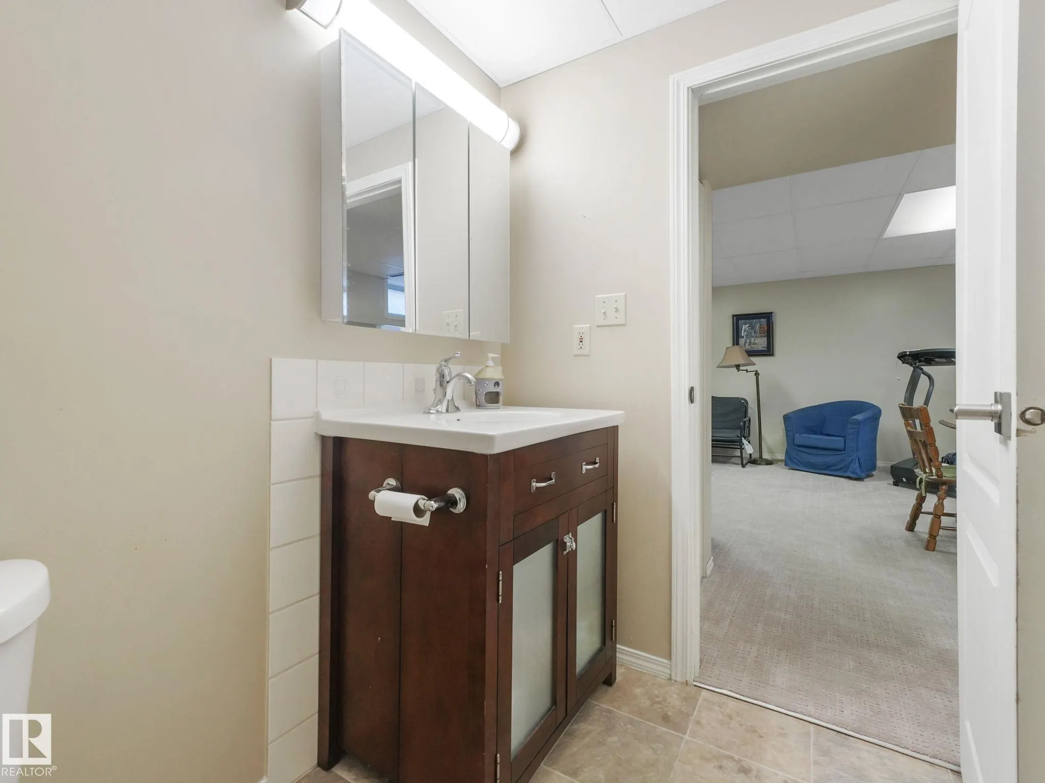 119 WILLOW Drive