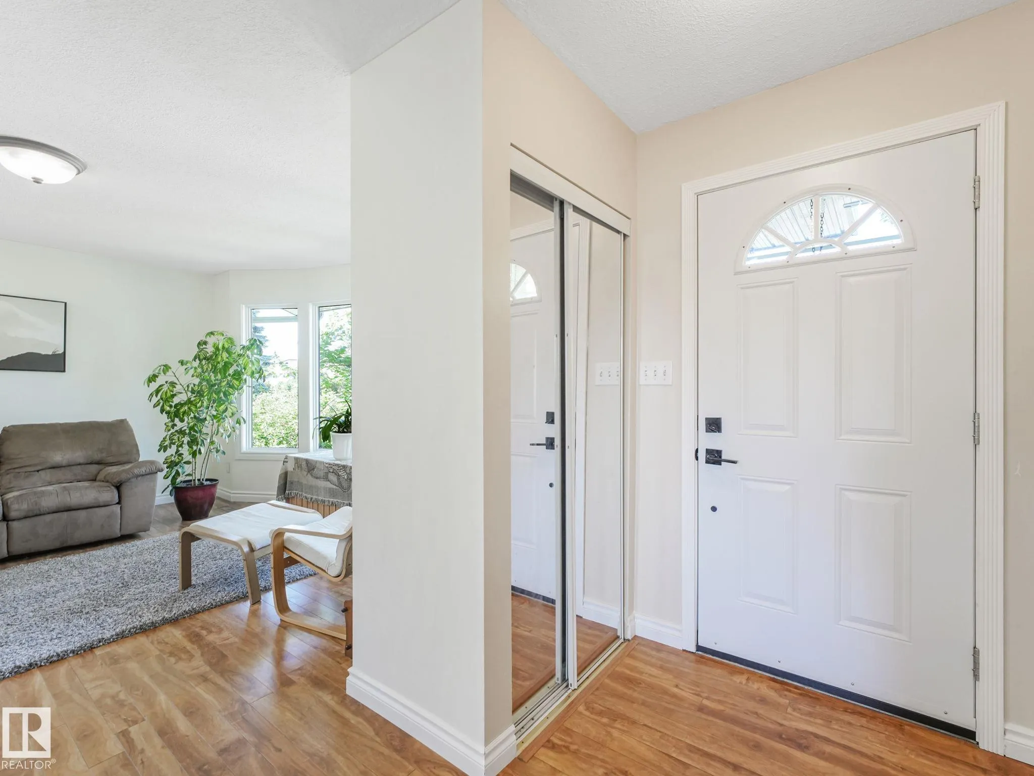119 WILLOW Drive