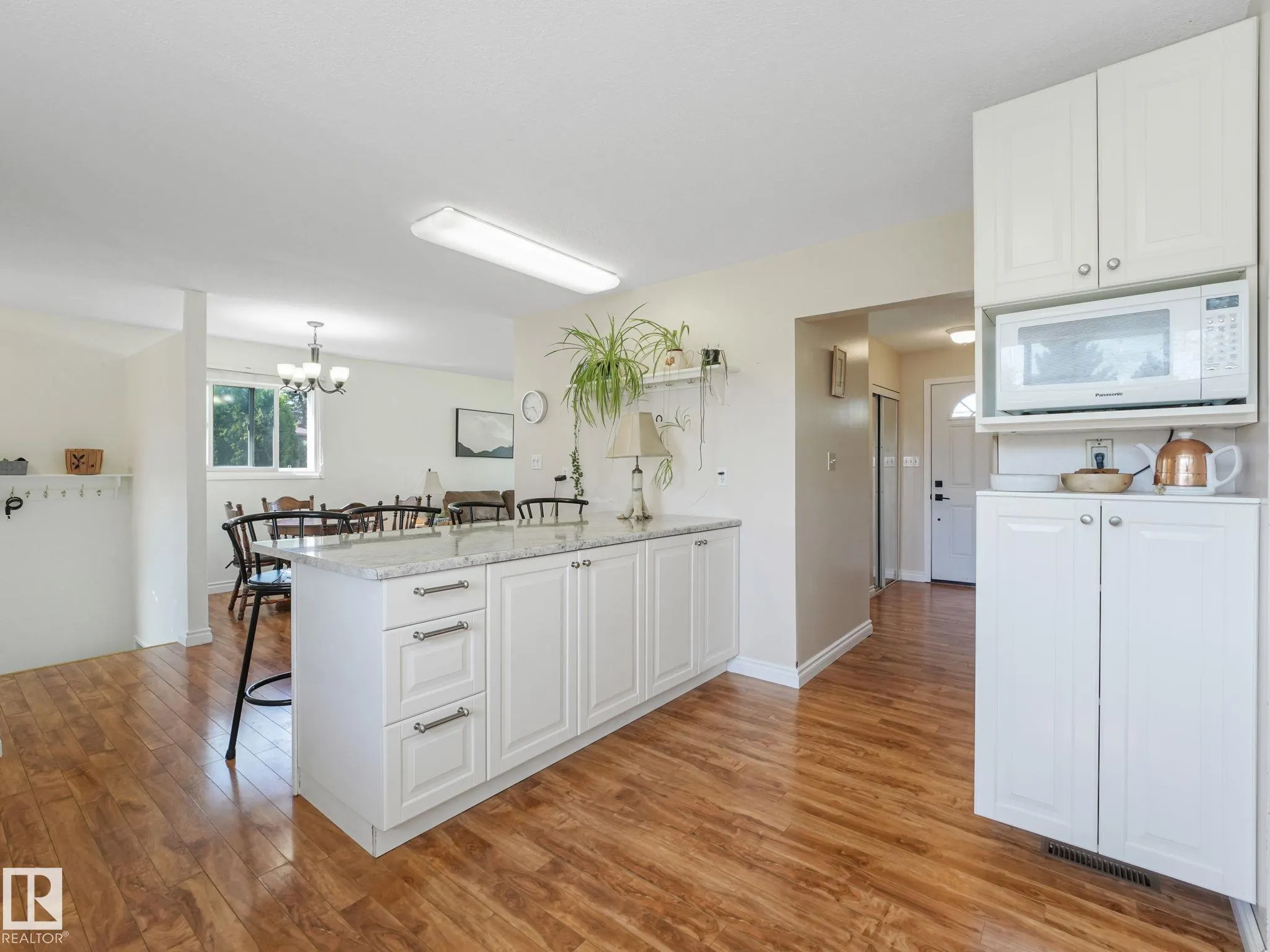 119 WILLOW Drive