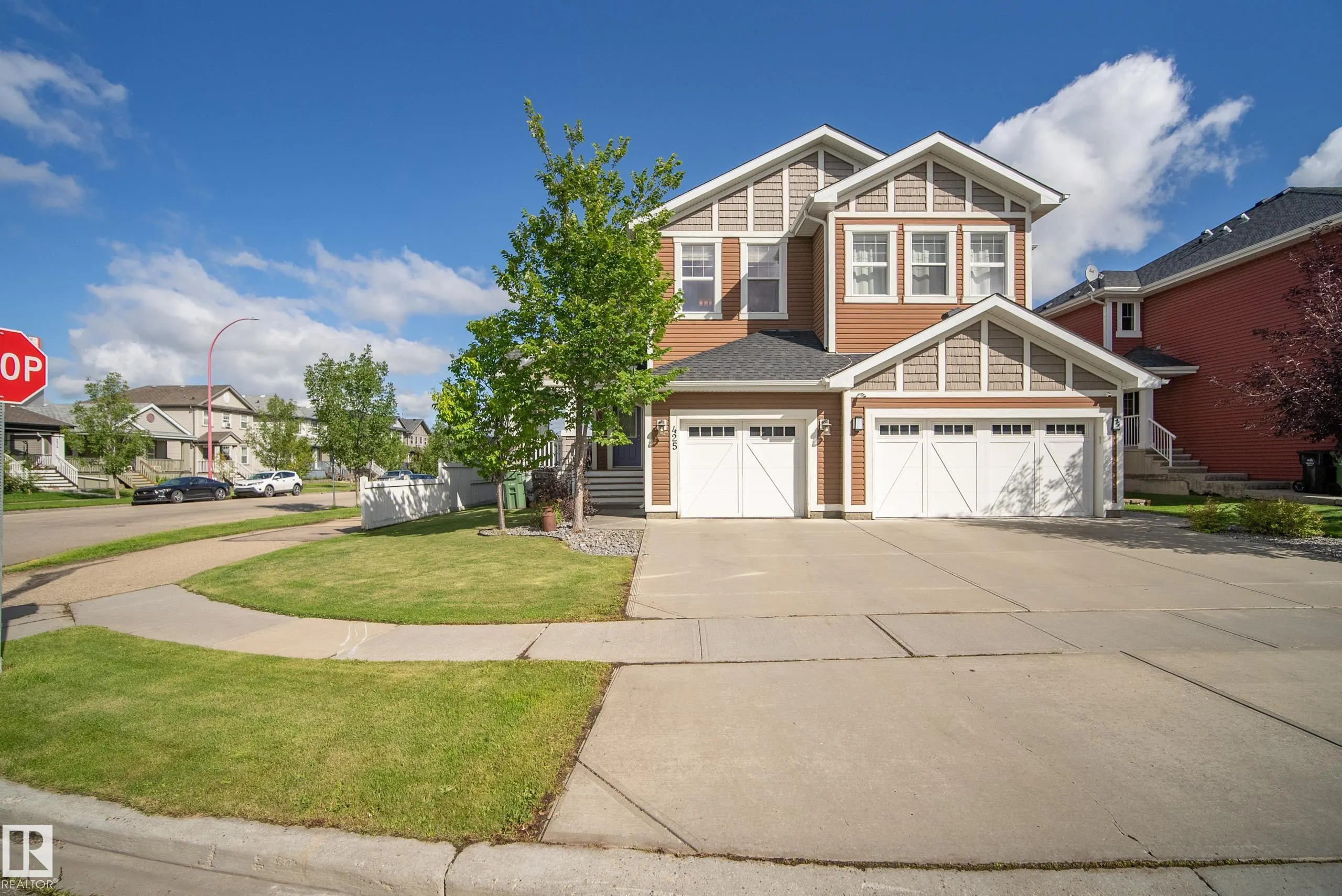 425 SIMMONDS Way