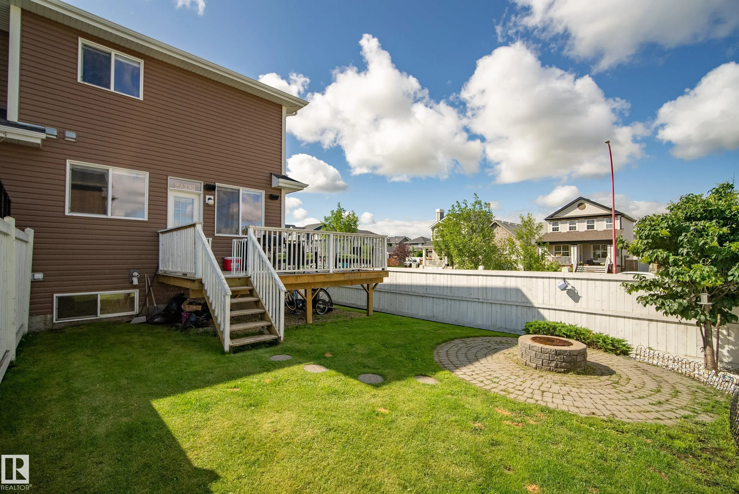 425 SIMMONDS Way