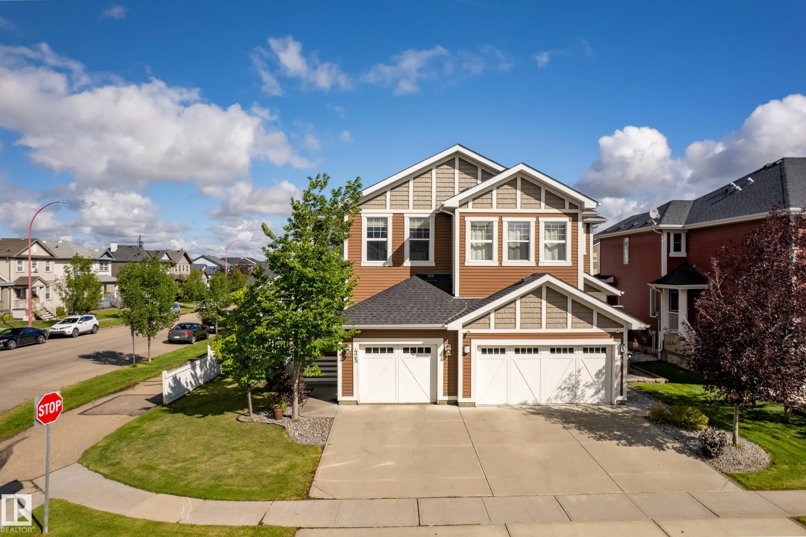 425 SIMMONDS Way