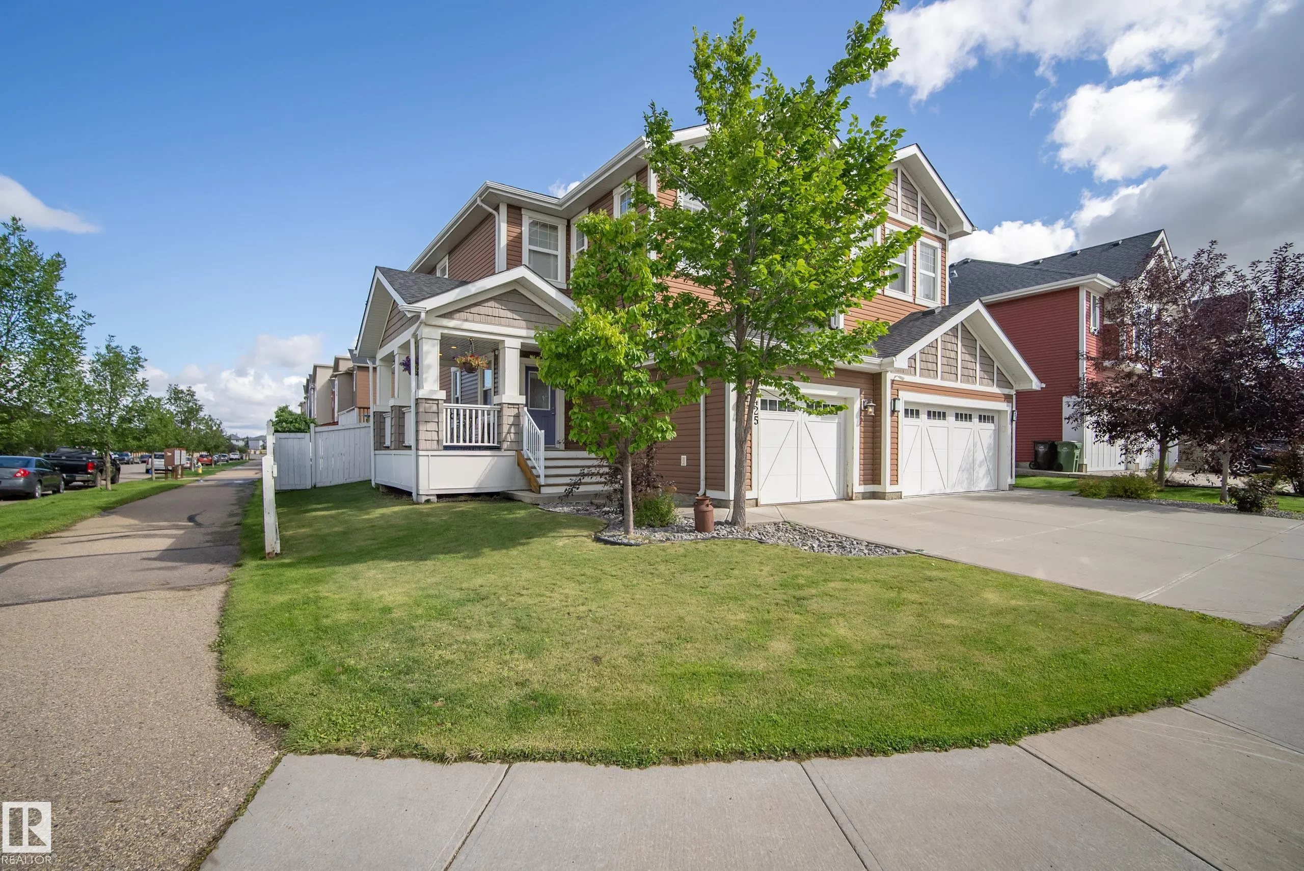 425 SIMMONDS Way