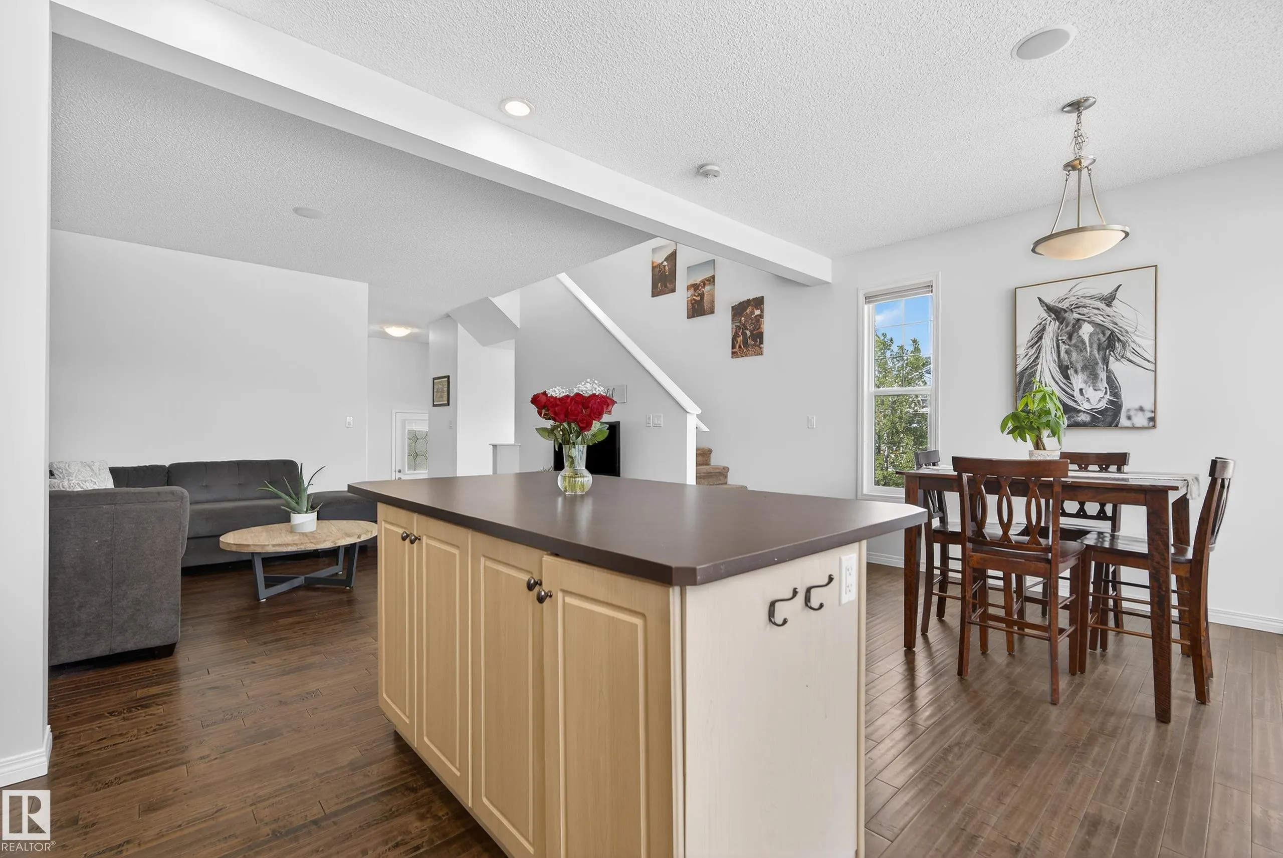 425 SIMMONDS Way
