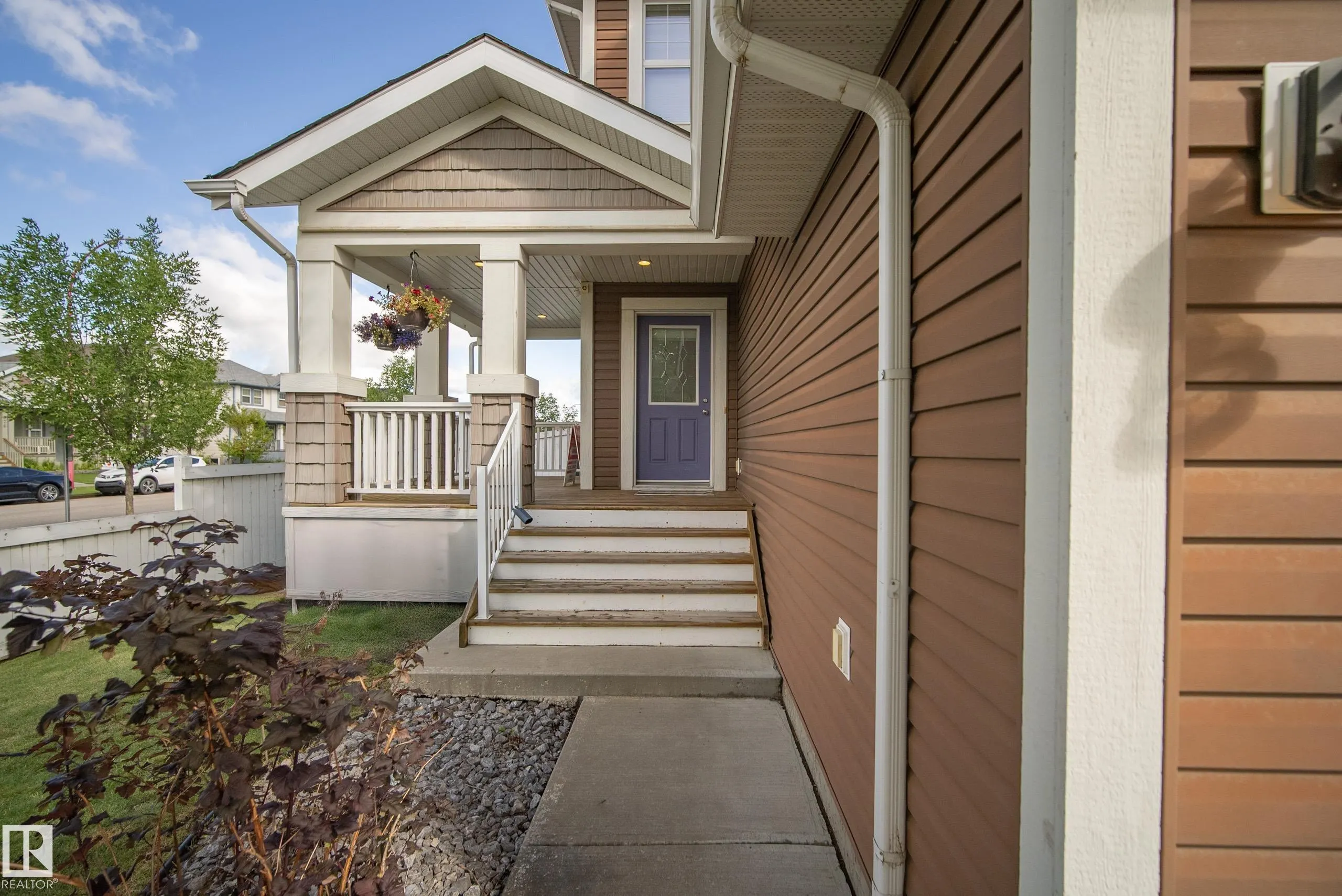 425 SIMMONDS Way