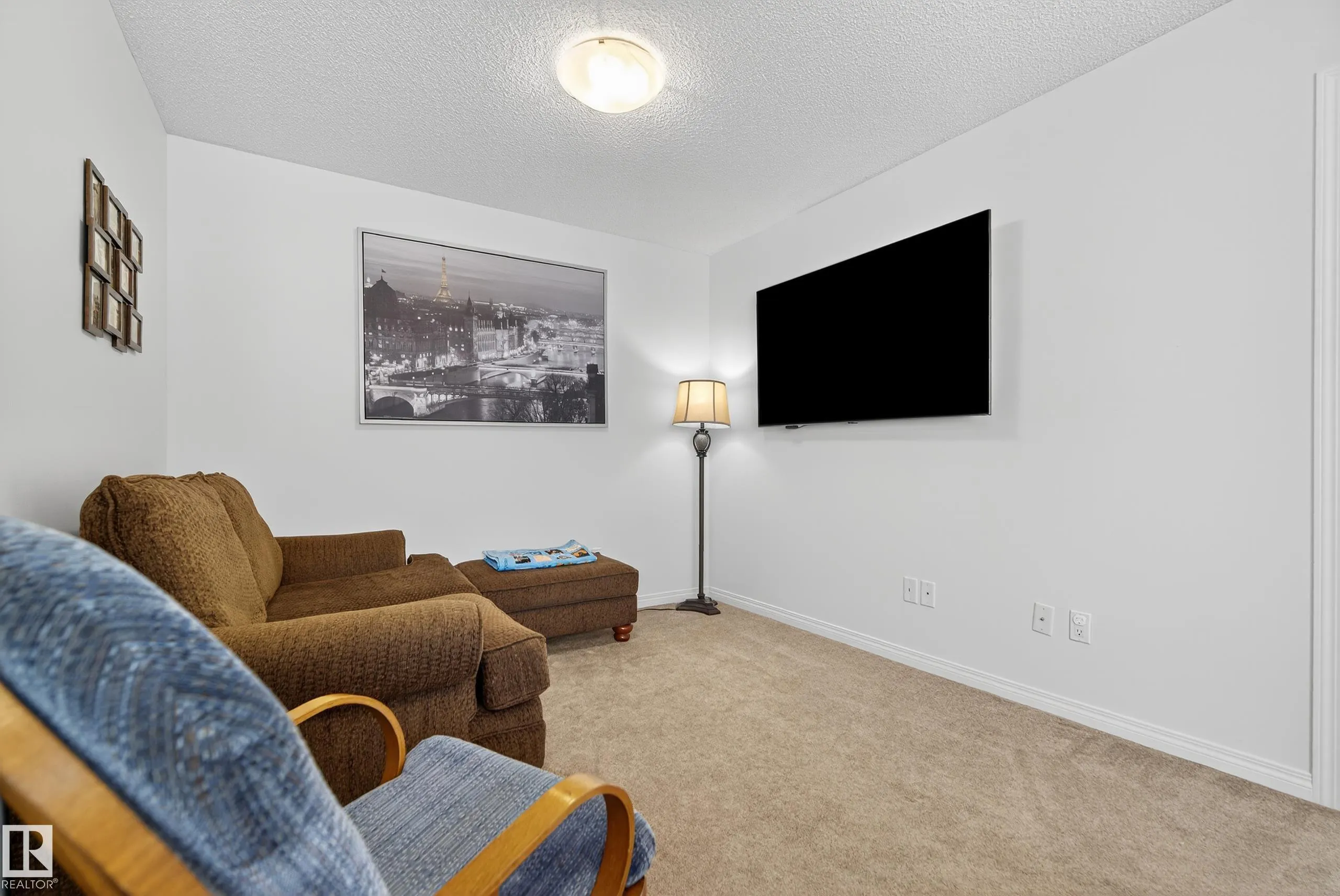 425 SIMMONDS Way