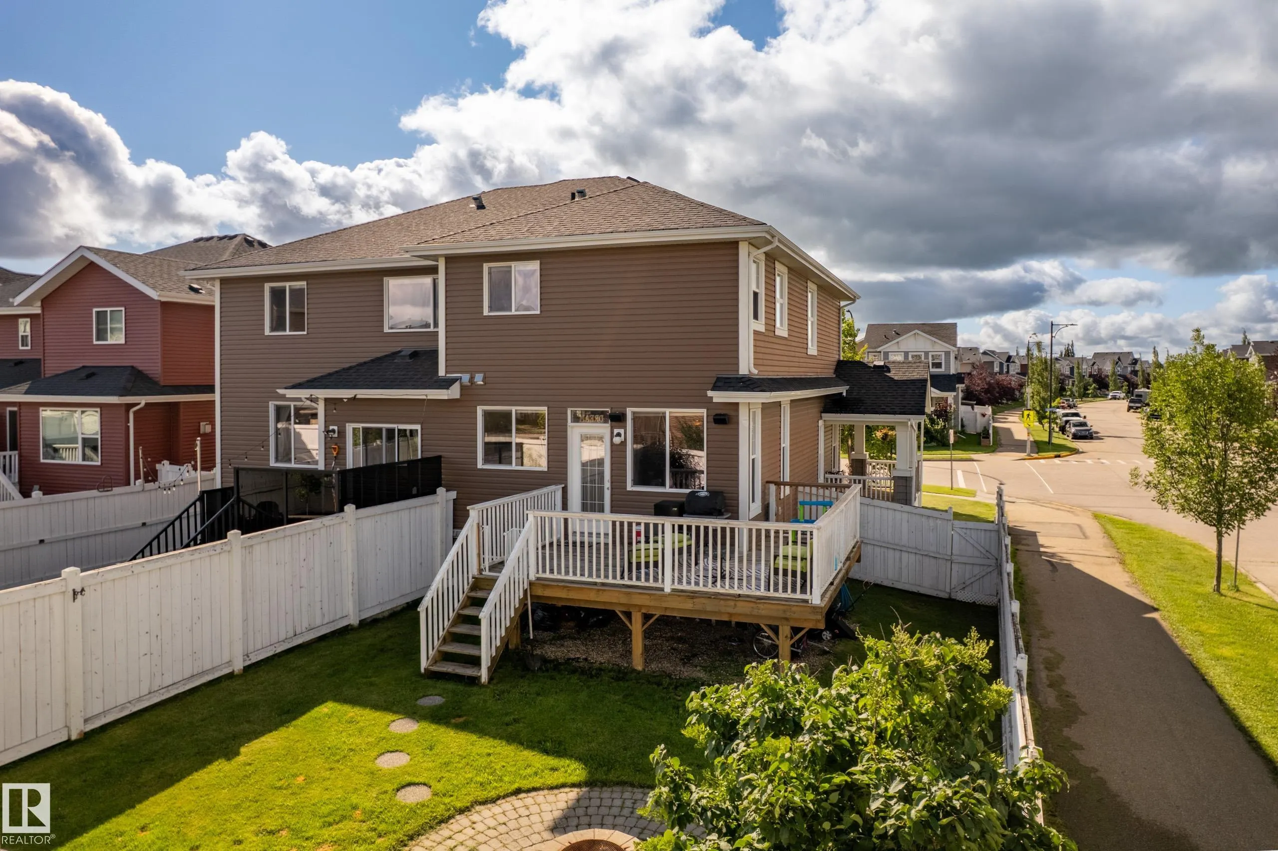 425 SIMMONDS Way