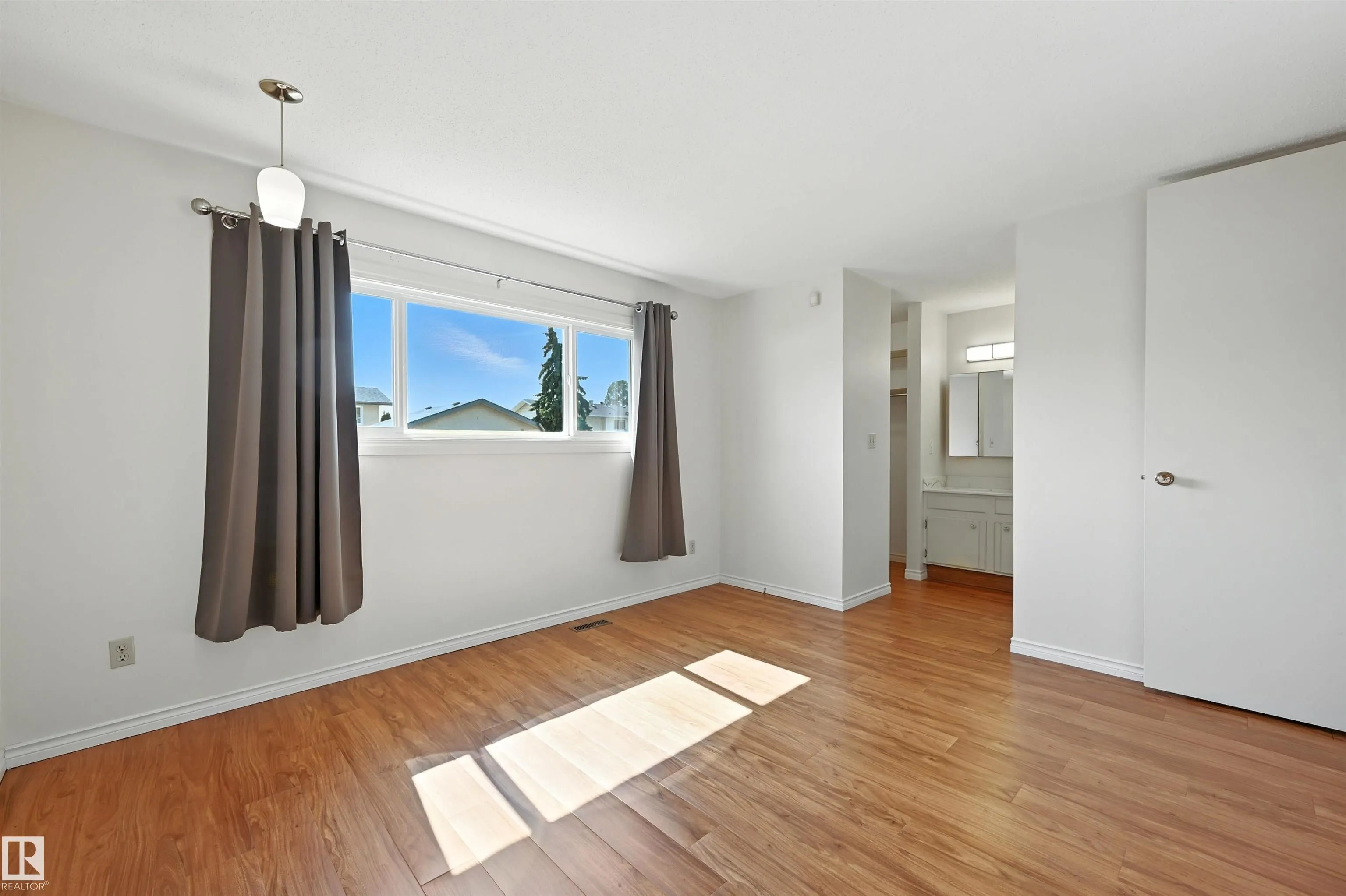 11403 145 Avenue