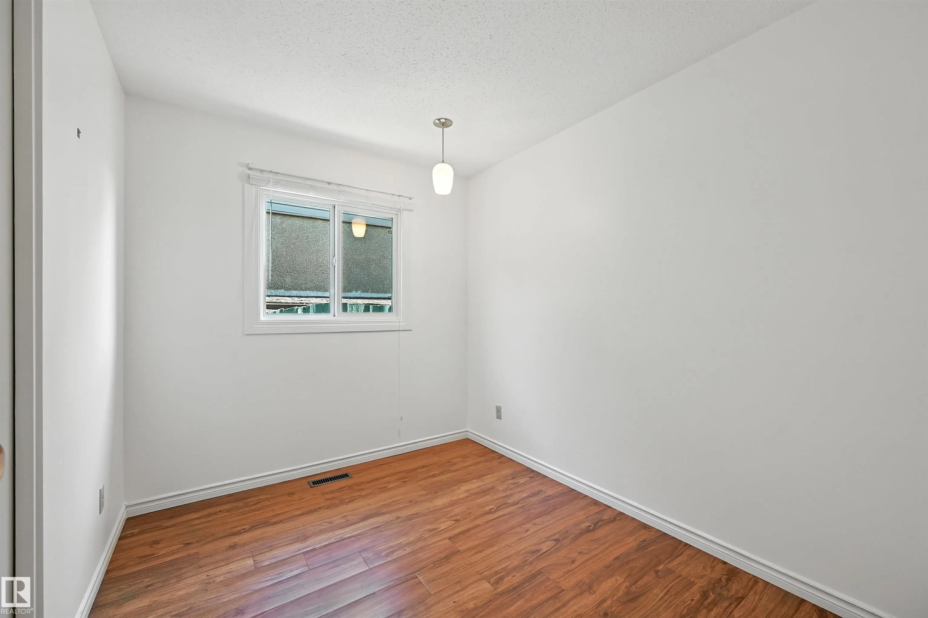 11403 145 Avenue