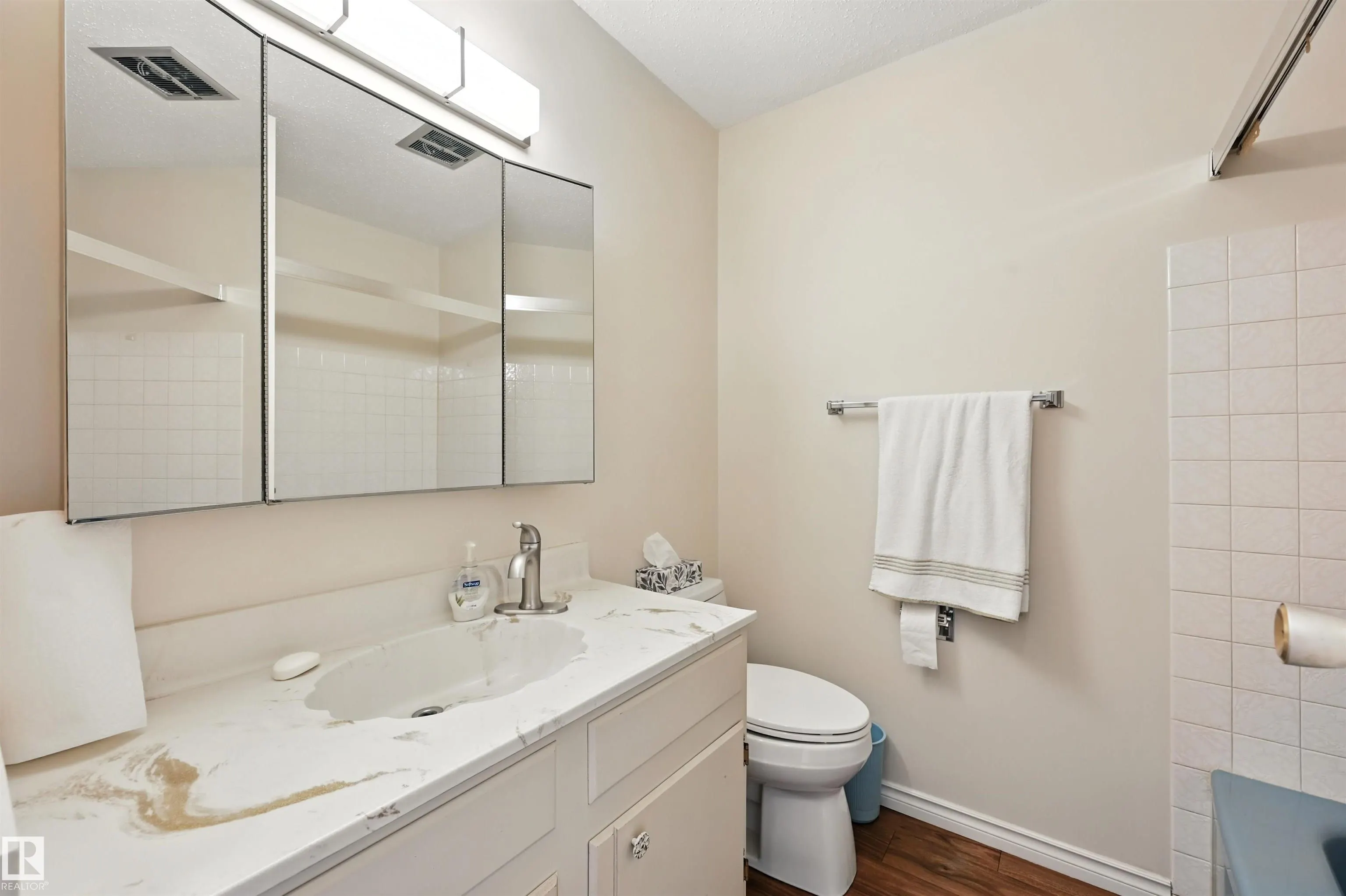 11403 145 Avenue