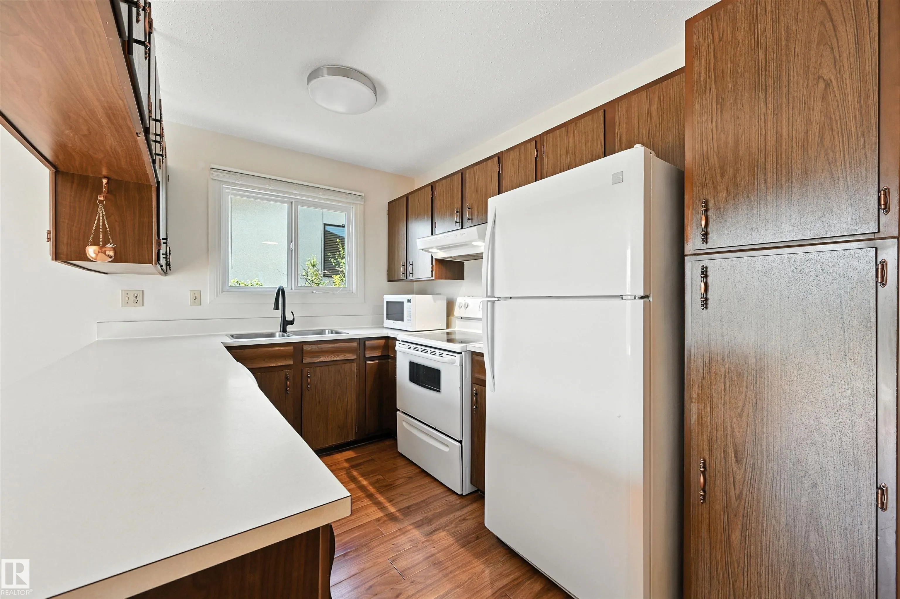 11403 145 Avenue