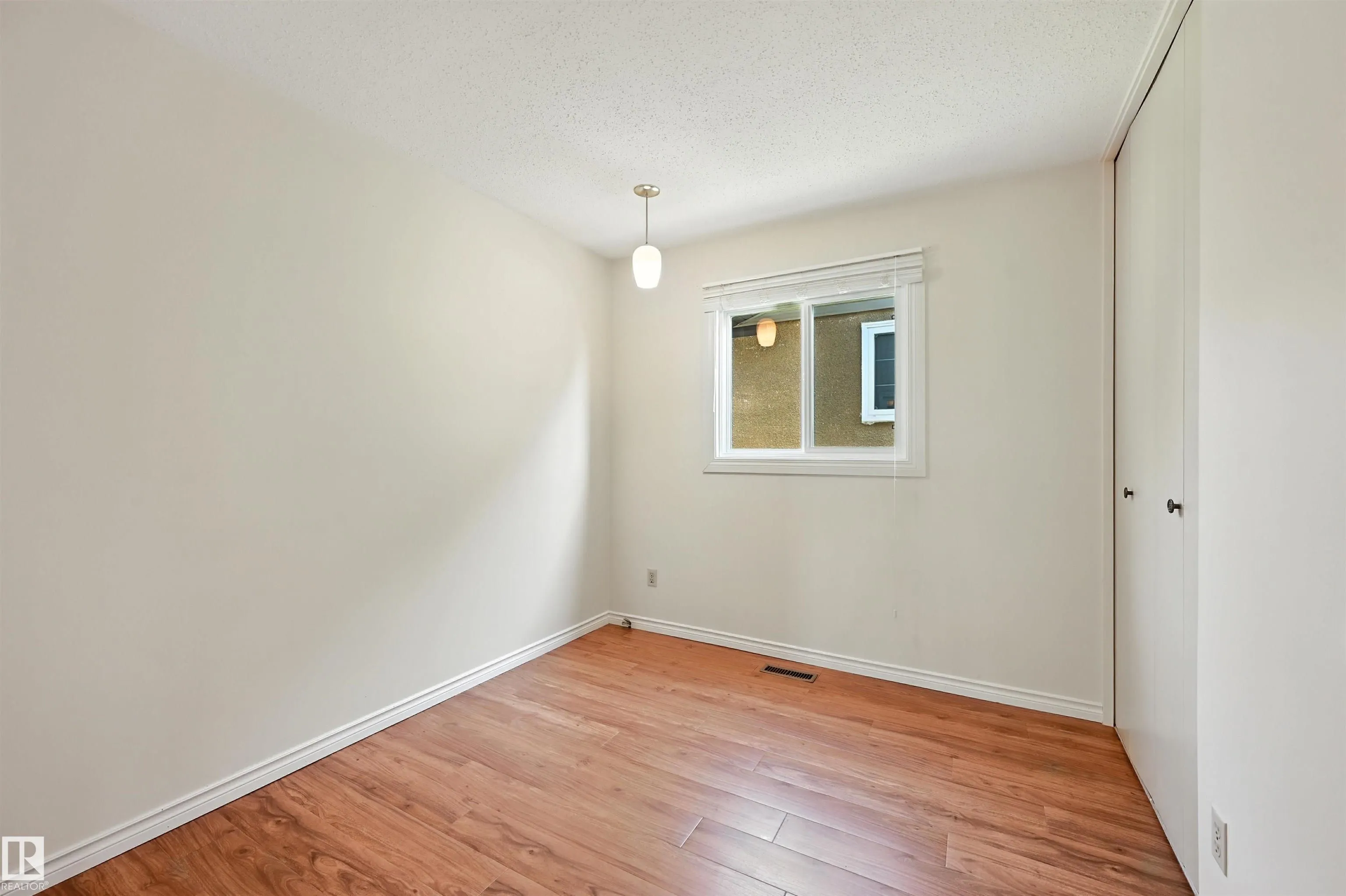 11403 145 Avenue