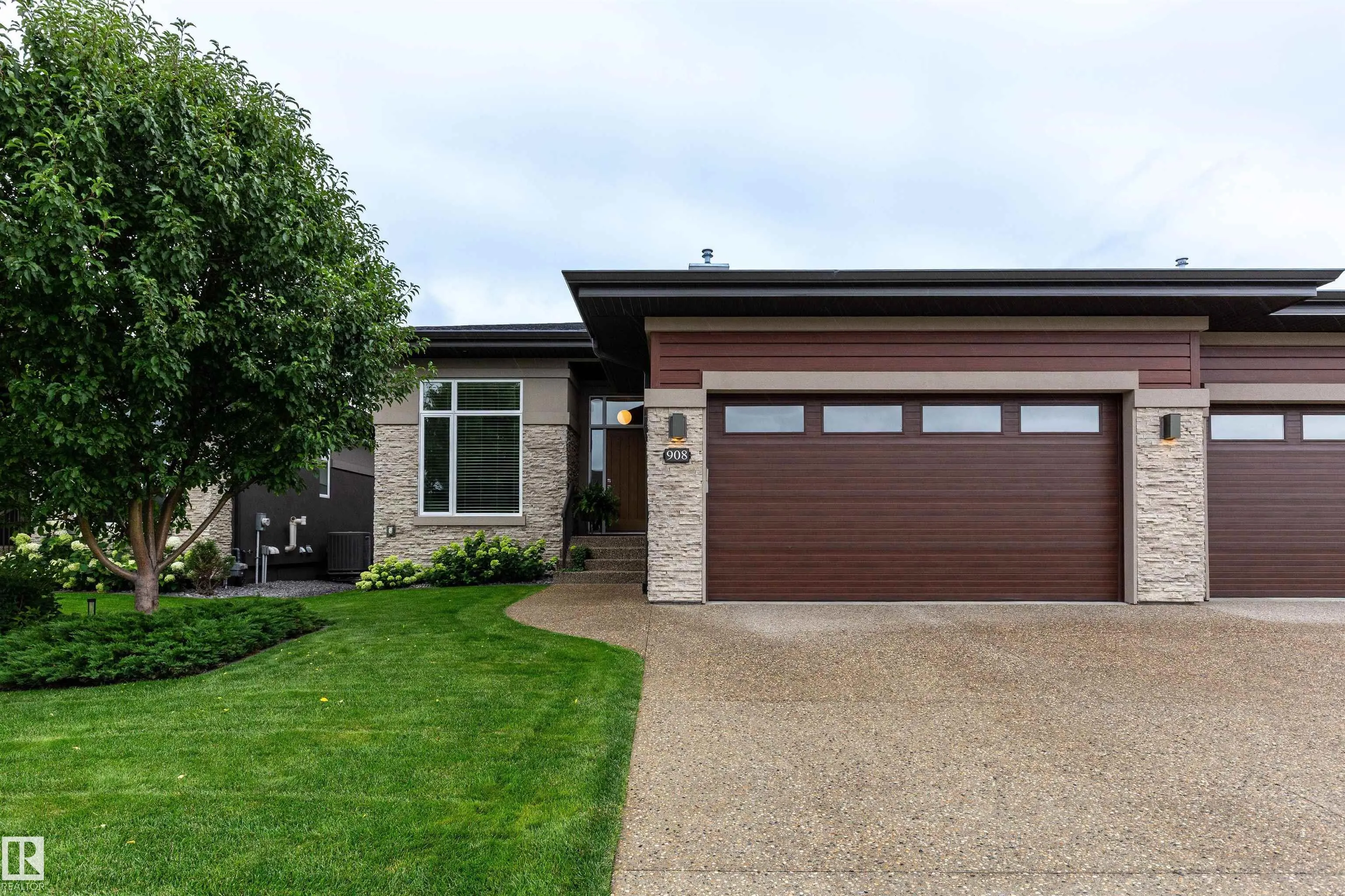 908 WOOD Place