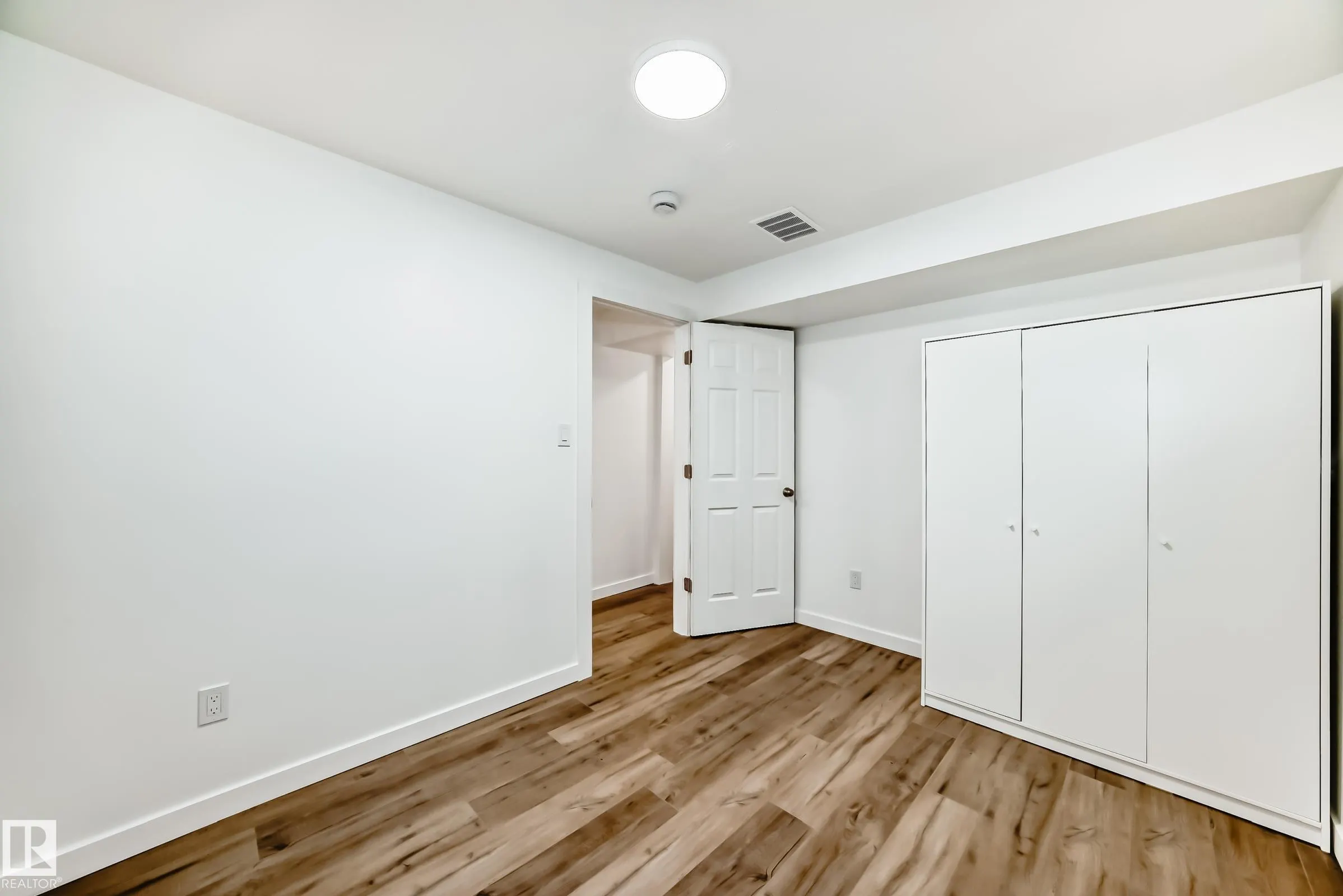 8420 SLOANE Crescent
