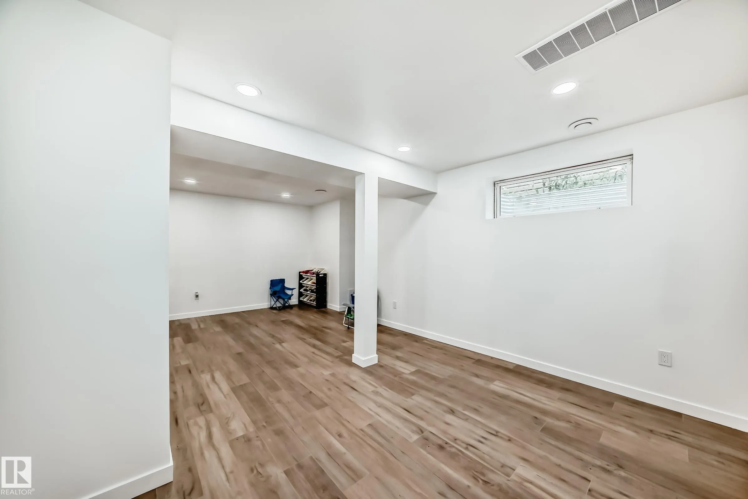 8420 SLOANE Crescent