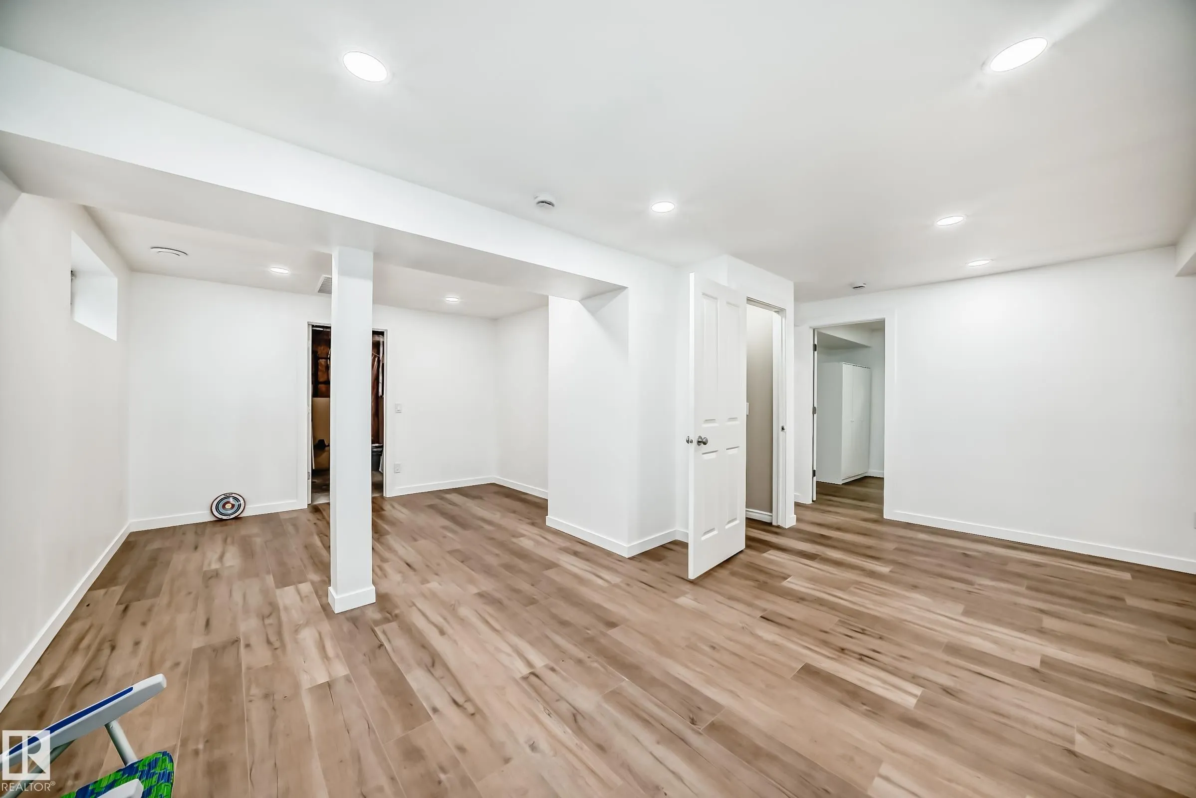 8420 SLOANE Crescent