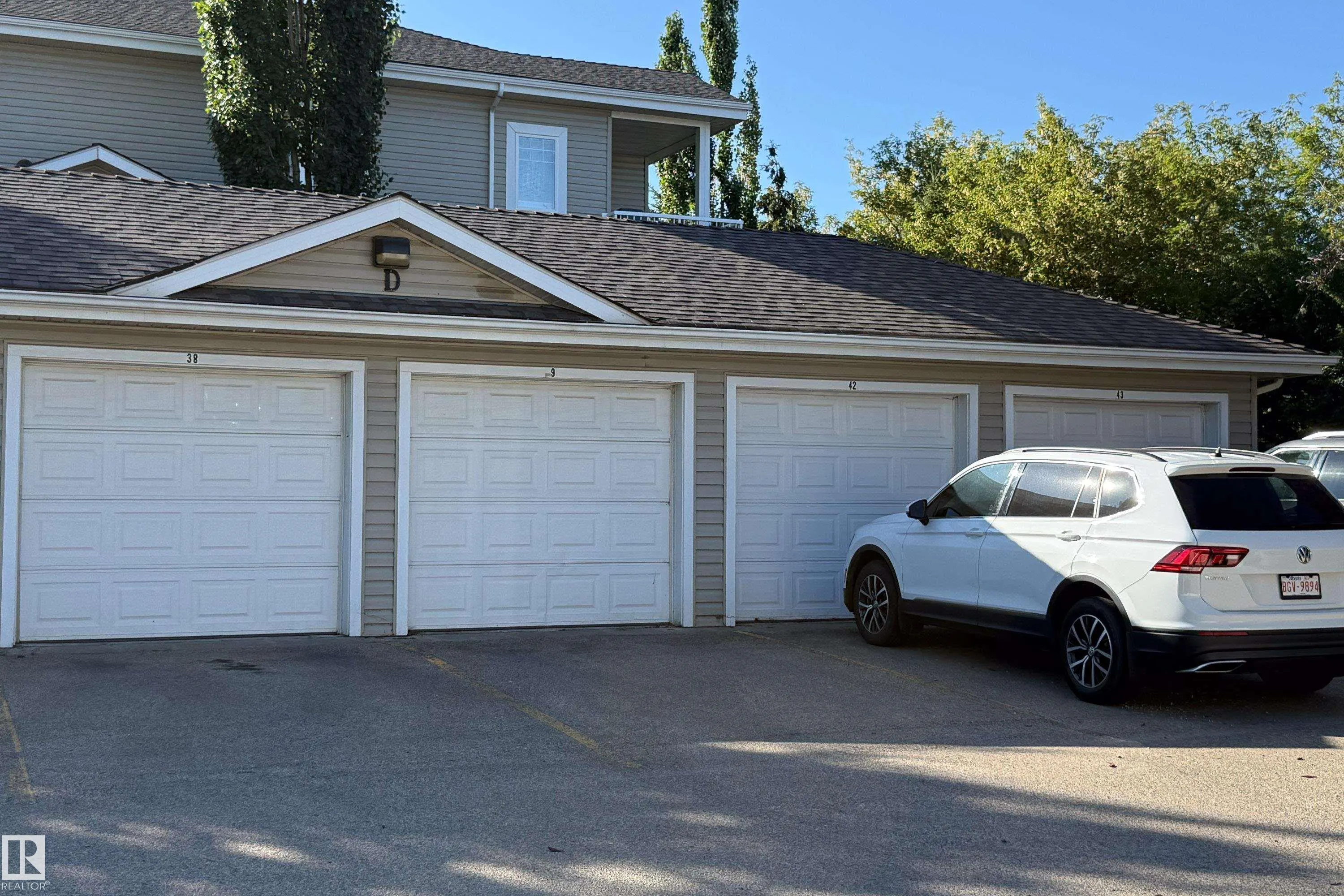 79 BELLEROSE Drive