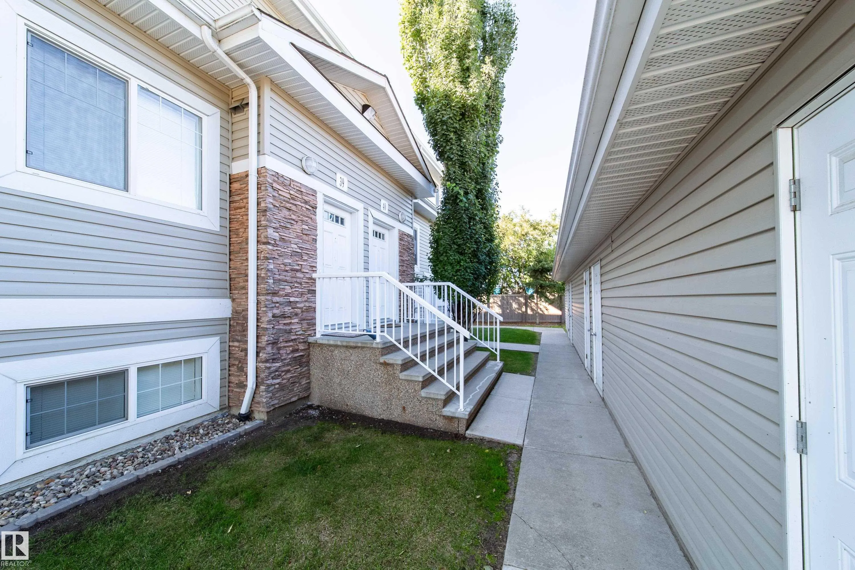 79 BELLEROSE Drive