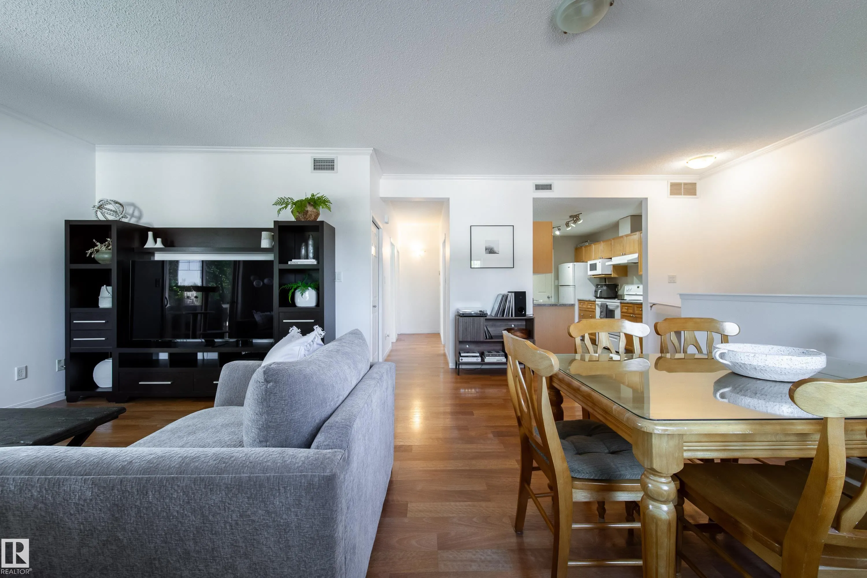 79 BELLEROSE Drive